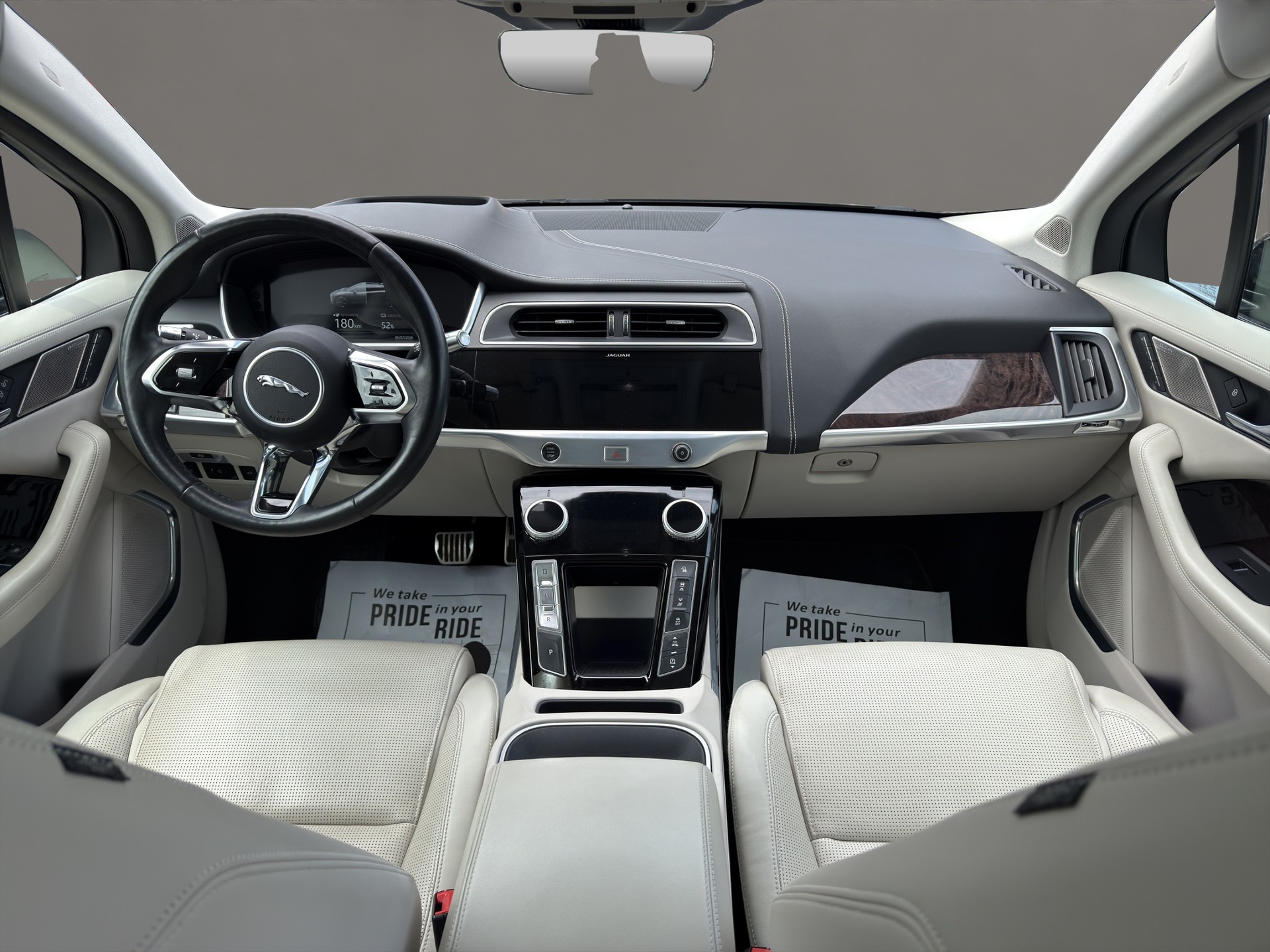 JAGUAR I-Pace EV400 First Edition AWD-image-10