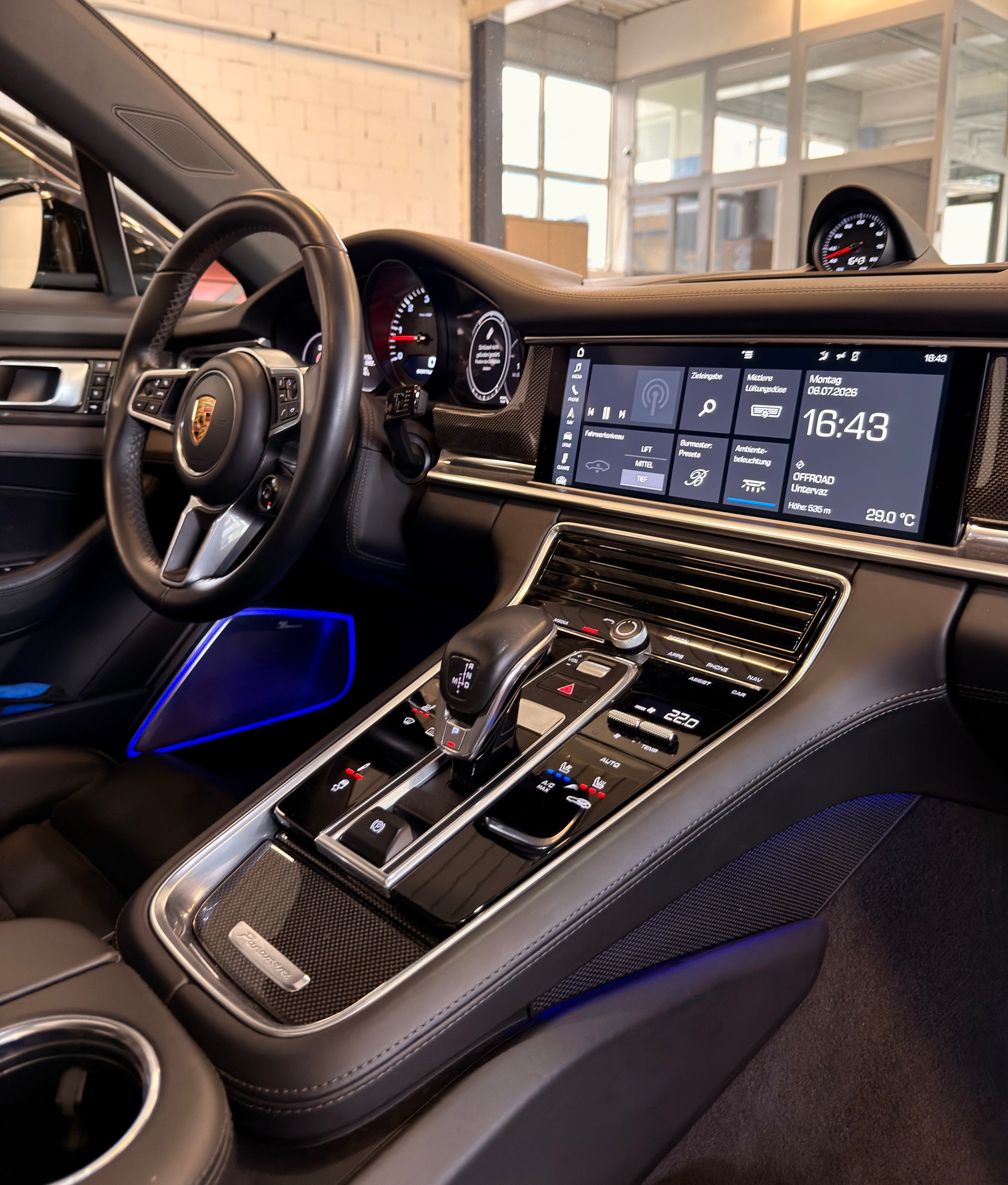 PORSCHE Panamera 4S Diesel PDK-image-9