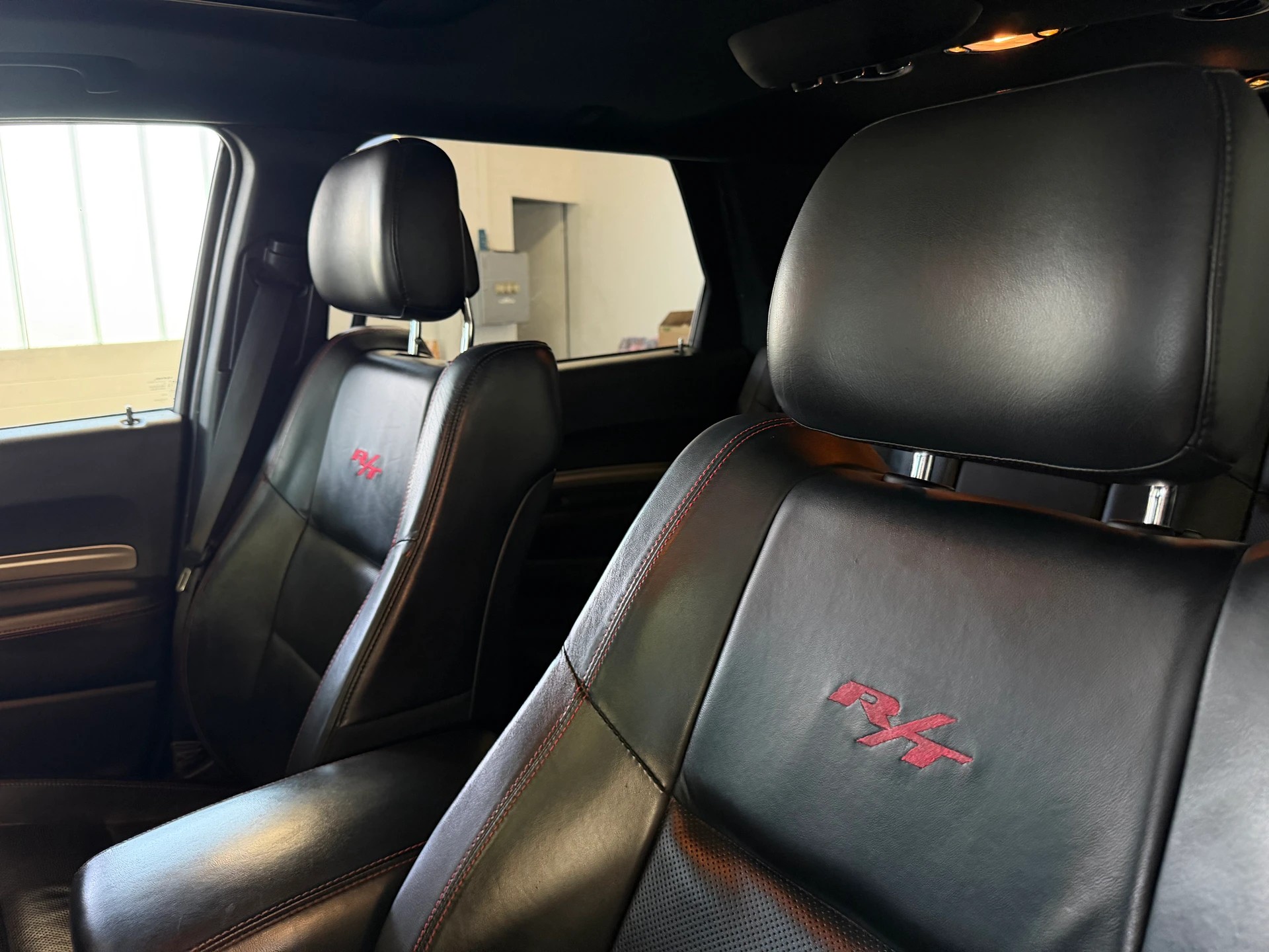 DODGE Durango R/T 5.7 AWD | Frisch MFK | Tiefergelegt | Schiebedach | 7-Plätzer-image-11