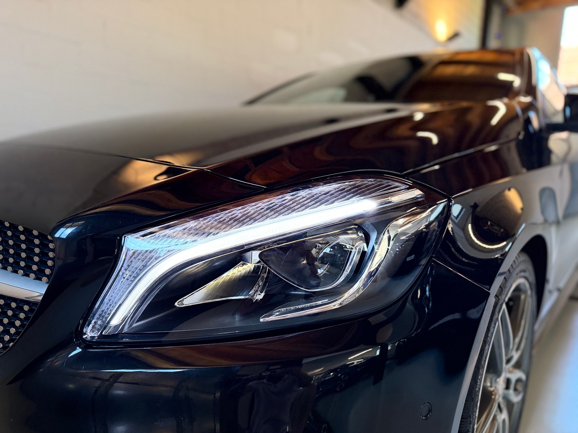 MERCEDES-BENZ A 200 AMG Line 7G-DCT-image-6