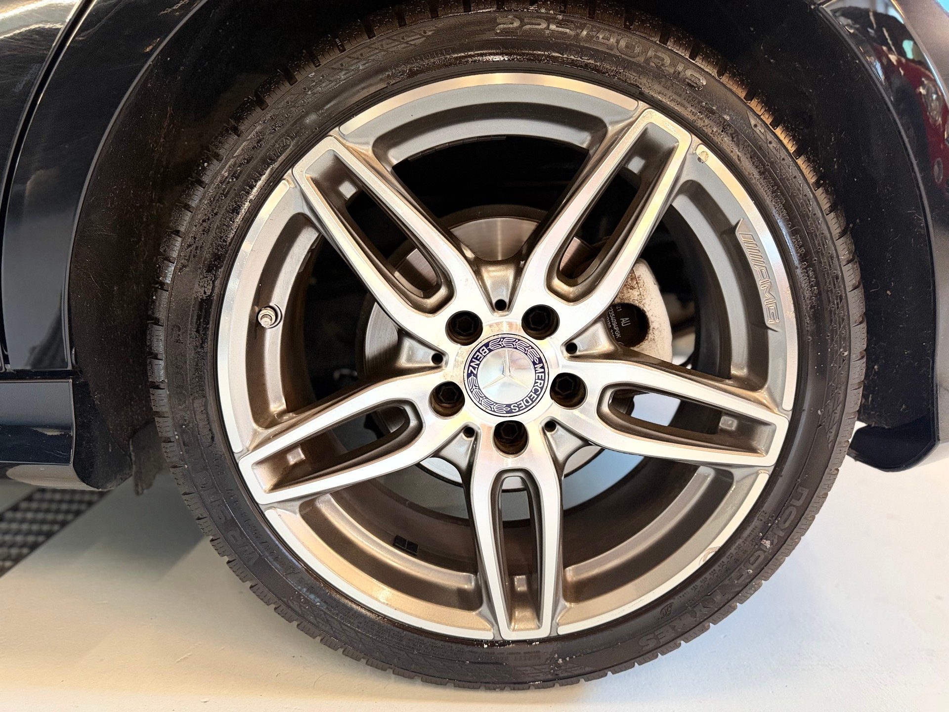 MERCEDES-BENZ A 200 AMG Line 7G-DCT-image-7