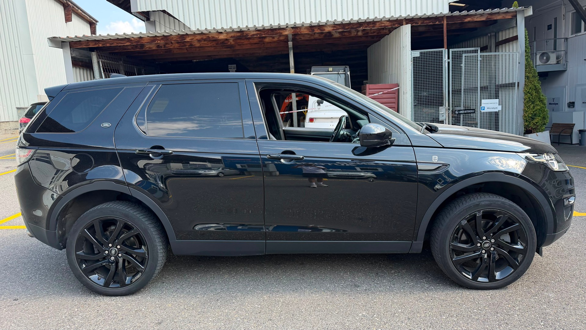 LAND ROVER Discovery Sport 2.0 TD4 HSE AT9-image-5