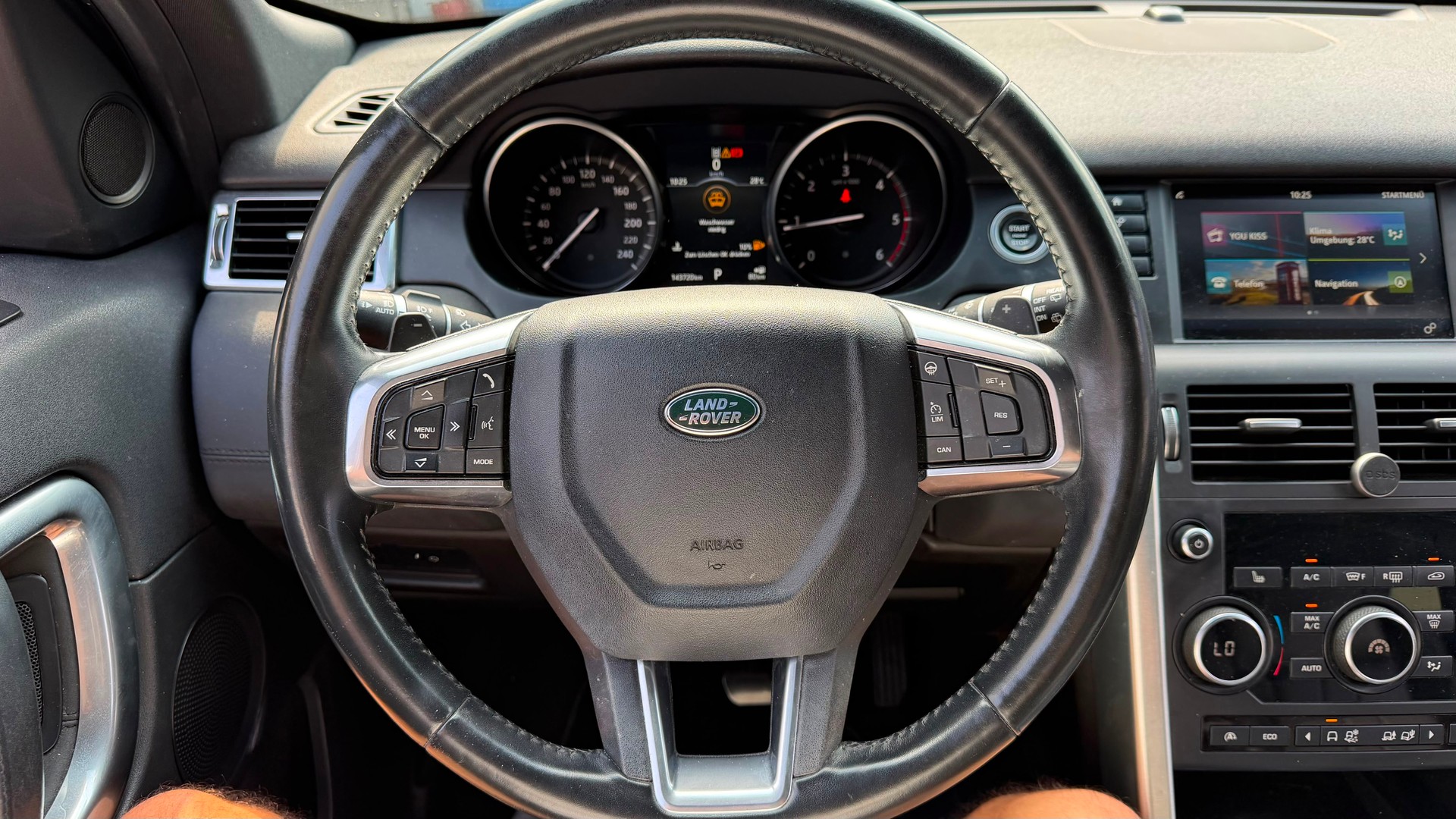 LAND ROVER Discovery Sport 2.0 TD4 HSE AT9-image-15