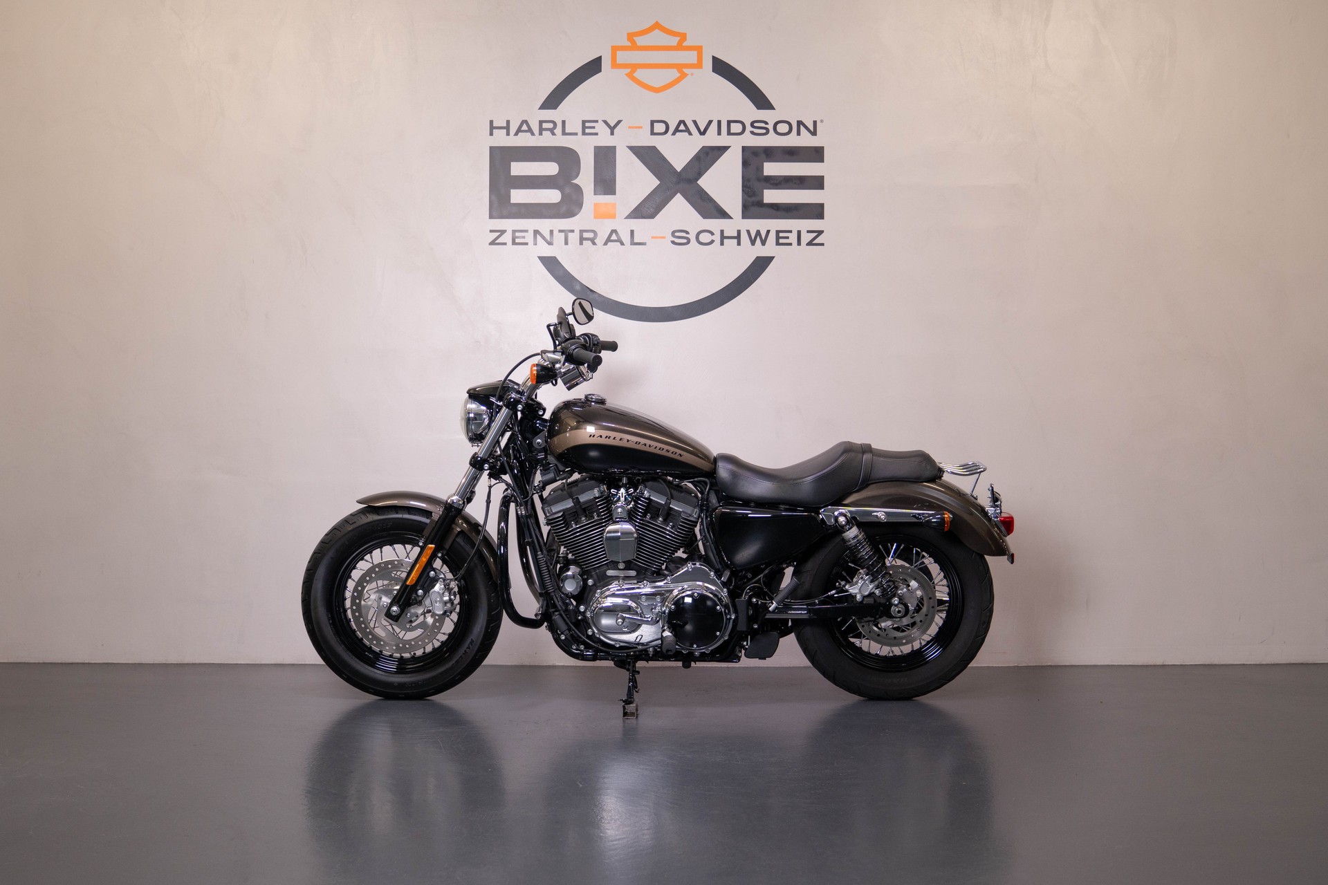 HARLEY-DAVIDSON XL 1200 C Sportster Custom ABS-image-2