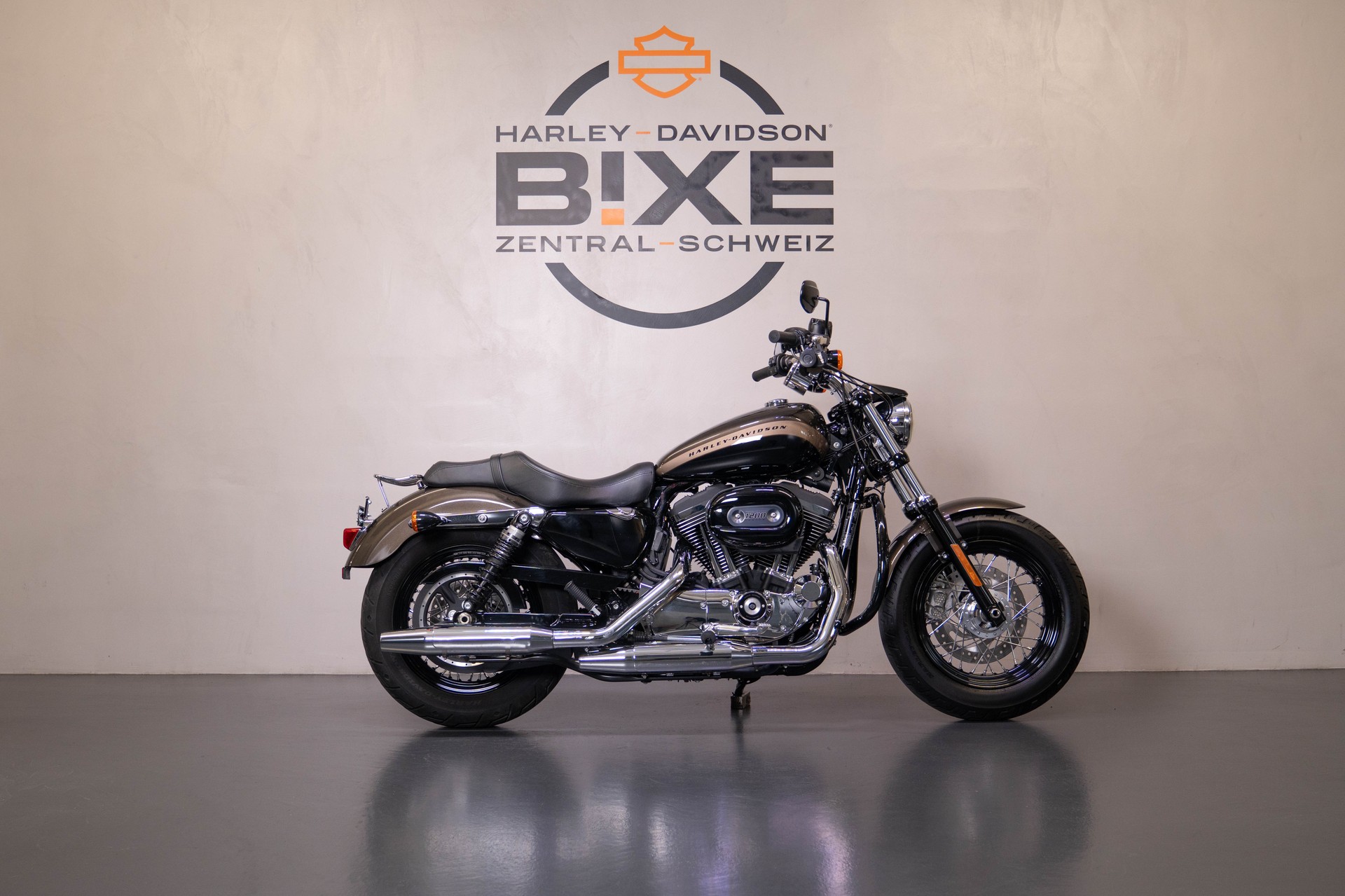 HARLEY-DAVIDSON XL 1200 C Sportster Custom ABS-image-0