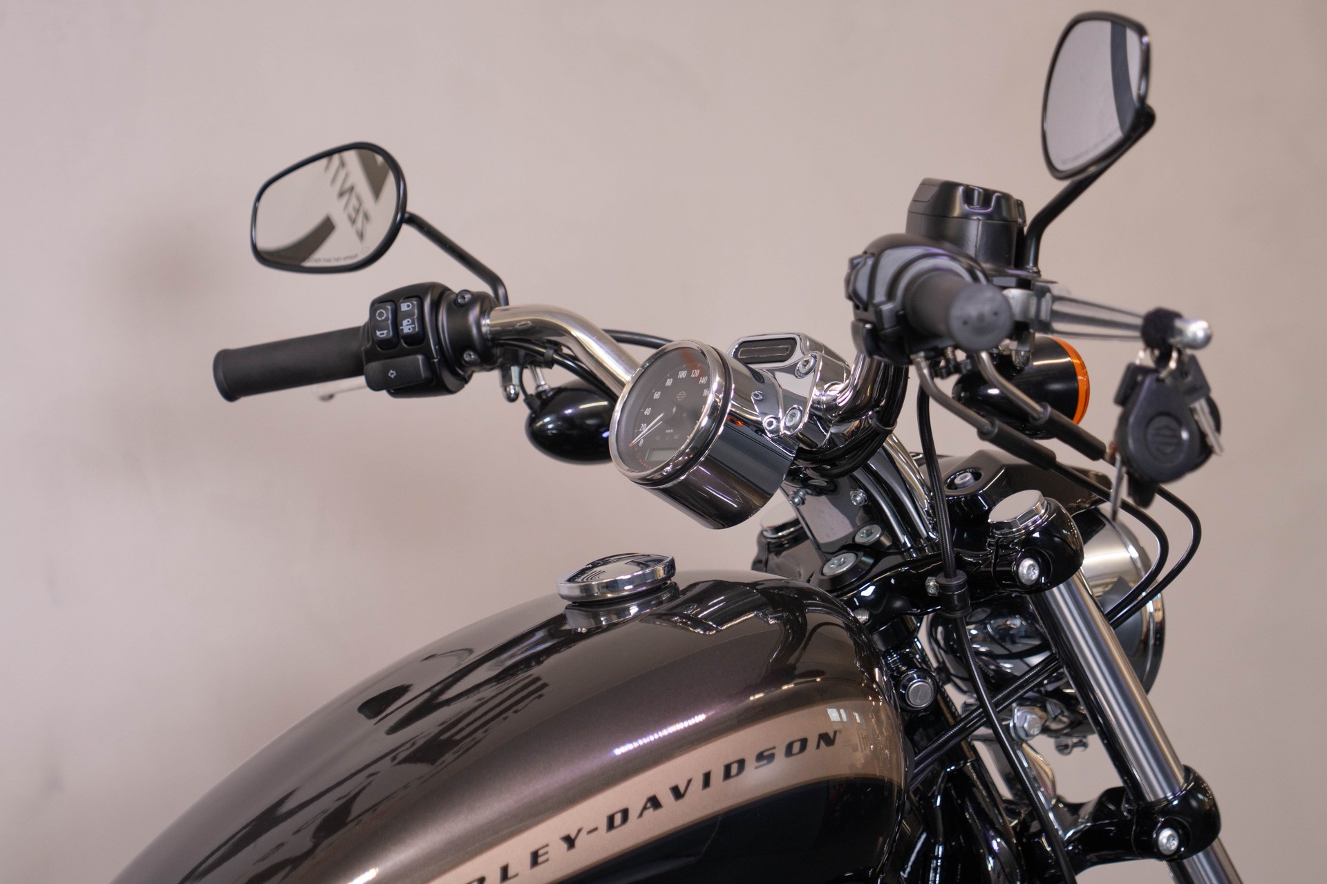 HARLEY-DAVIDSON XL 1200 C Sportster Custom ABS-image-4
