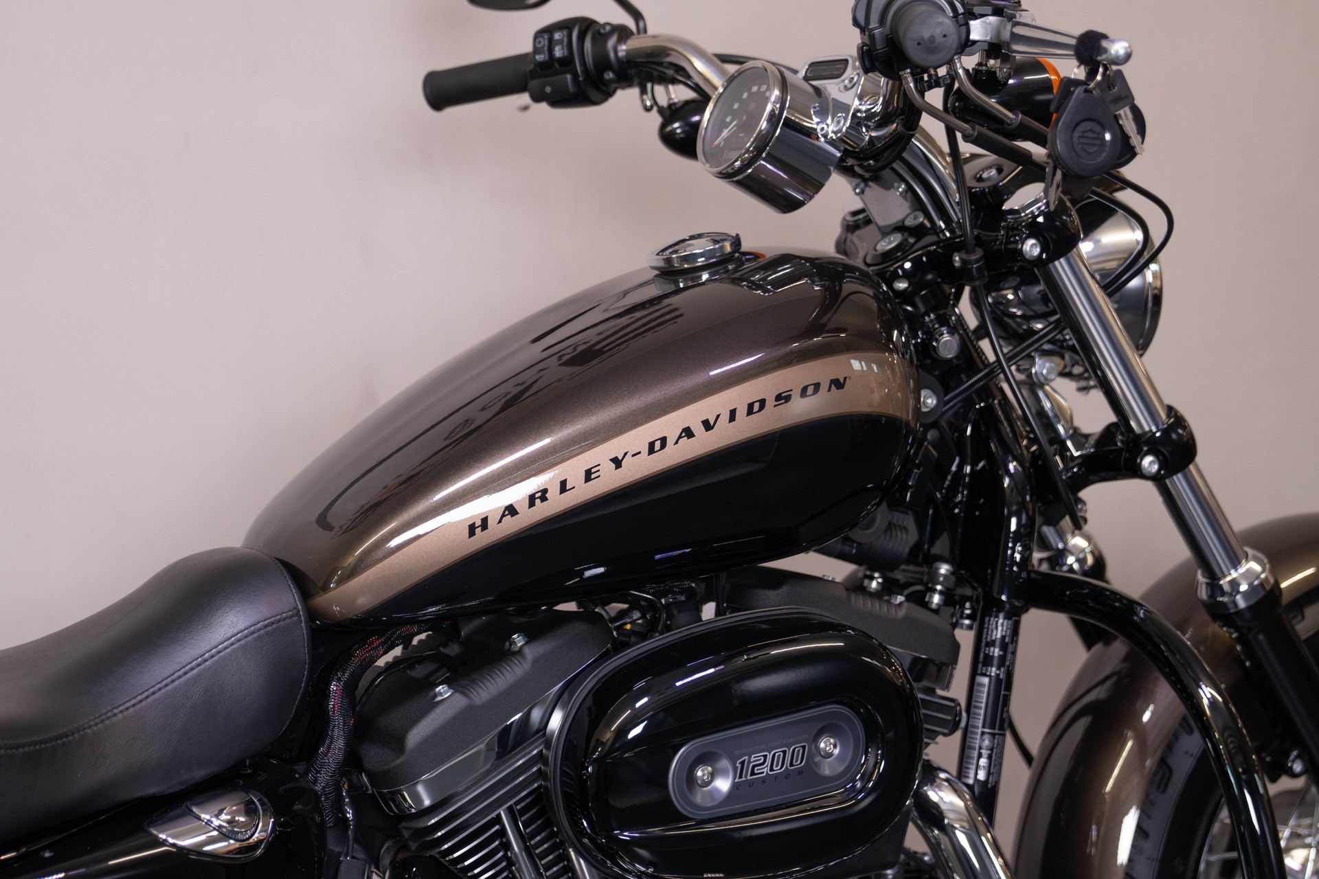 HARLEY-DAVIDSON XL 1200 C Sportster Custom ABS-image-6