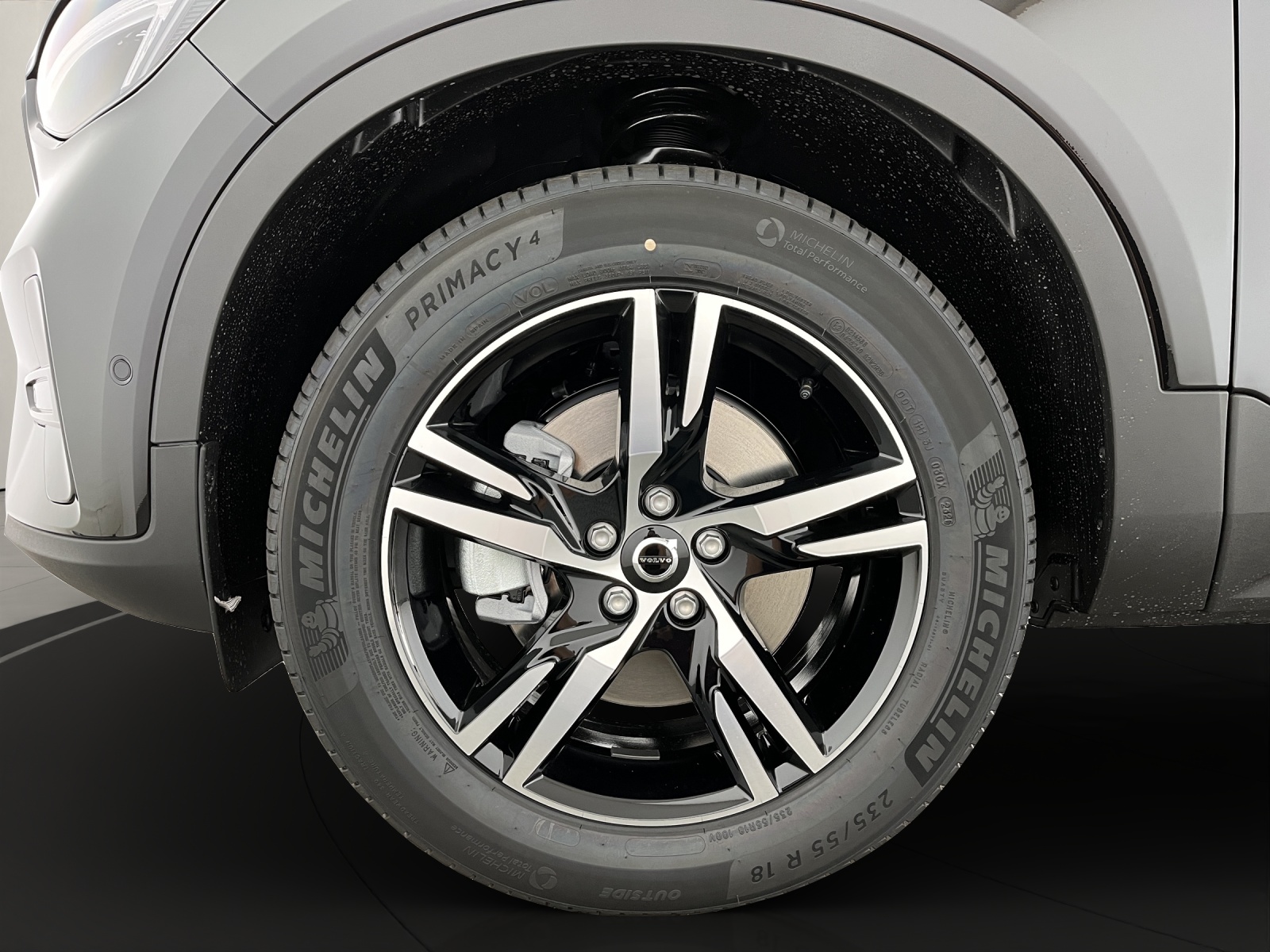 VOLVO XC40 2.0 B3 MH Plus Dark-image-6