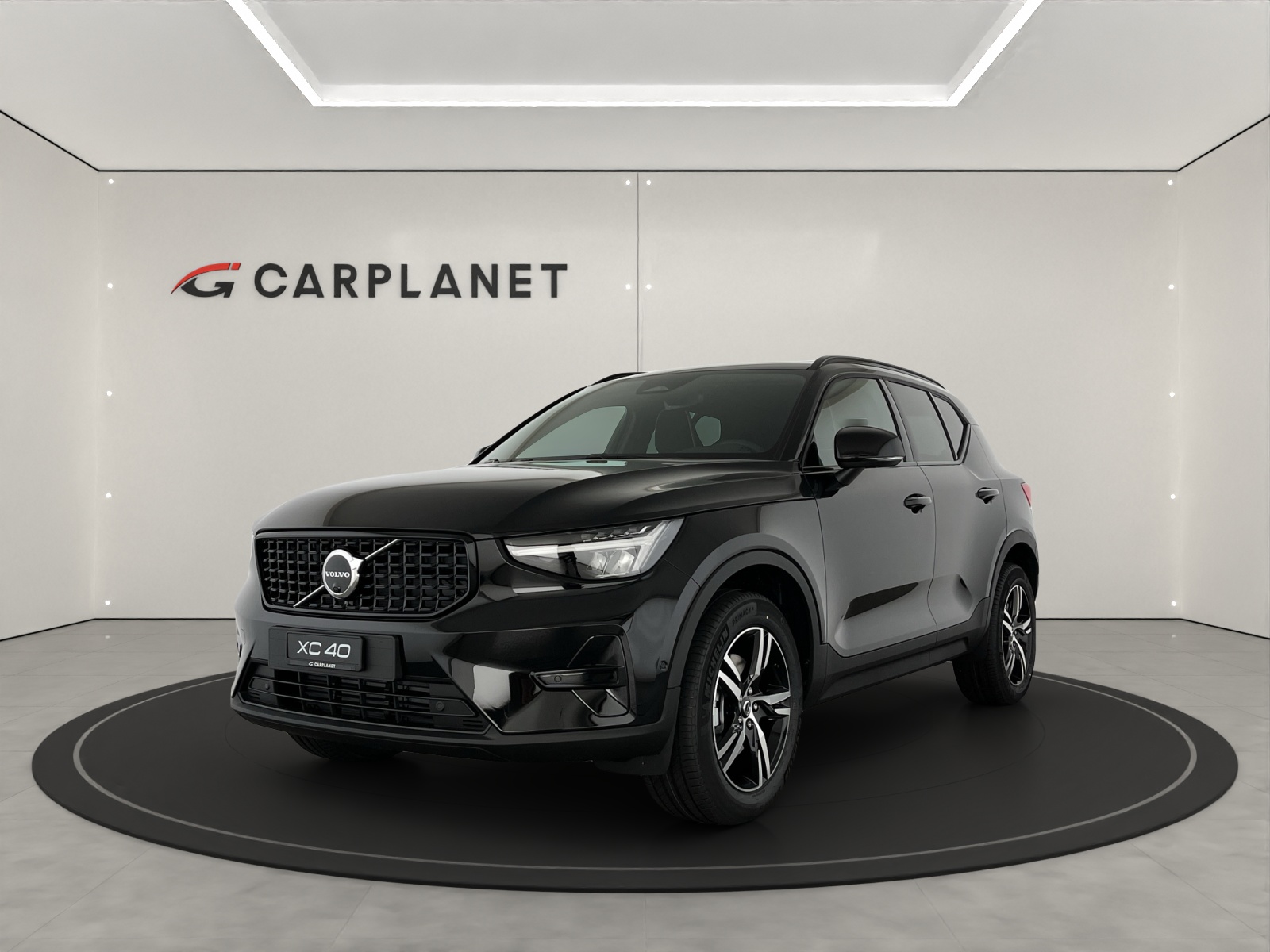 VOLVO XC40 2.0 B3 MH Plus Dark