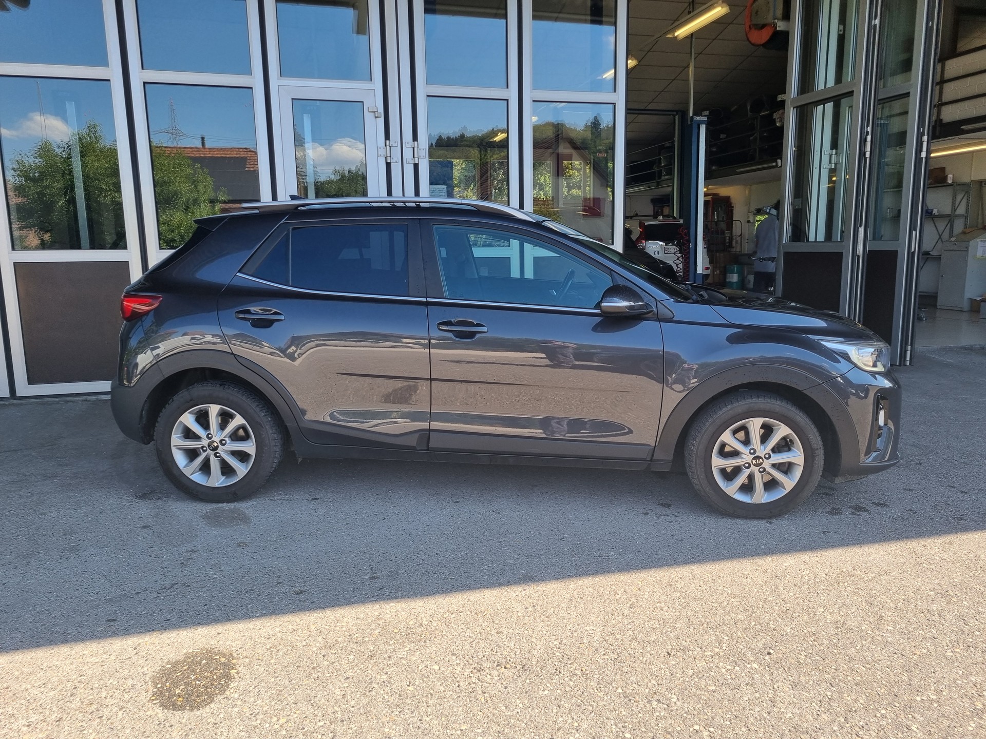 KIA Stonic 1.0 T-GDi-showroom-element-2
