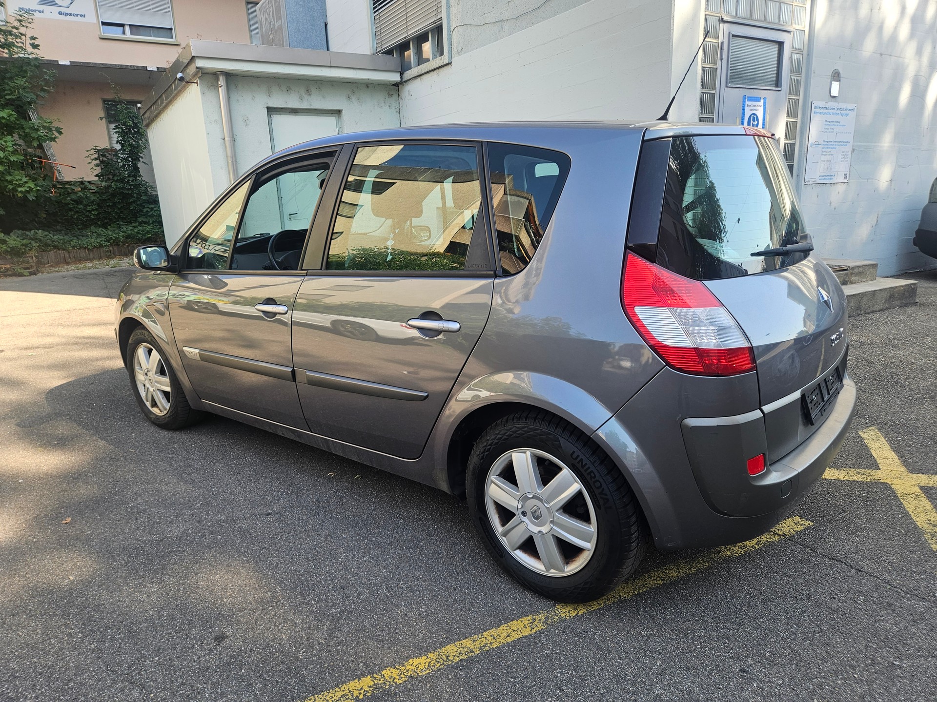 RENAULT Scénic 2.0 16V Turbo Dynamique-image-4
