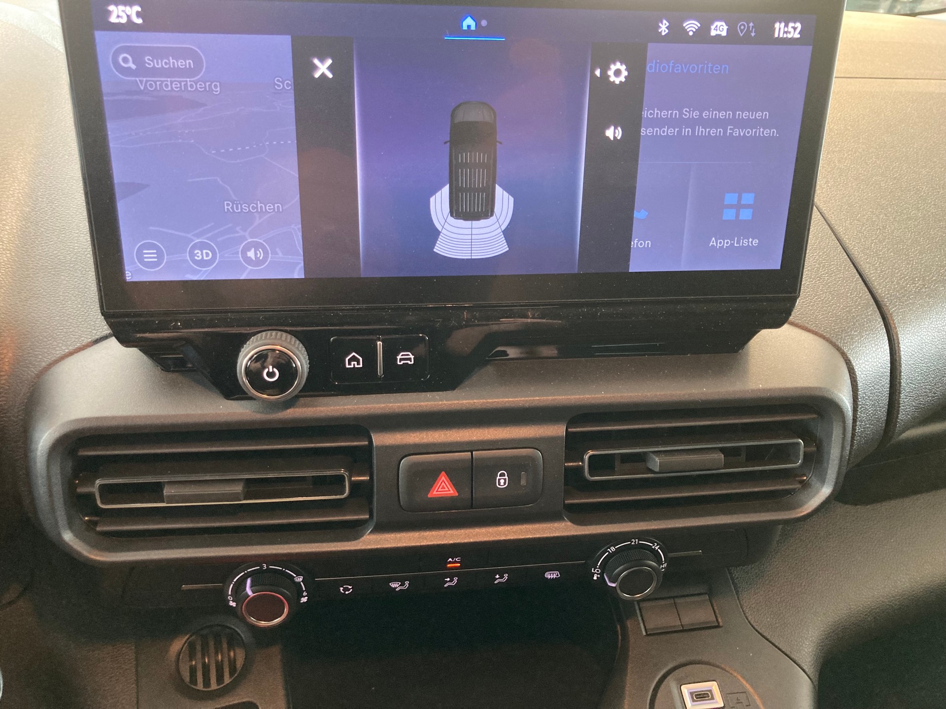 TOYOTA Proace City Van 1.2 Advanced Medium-image-11