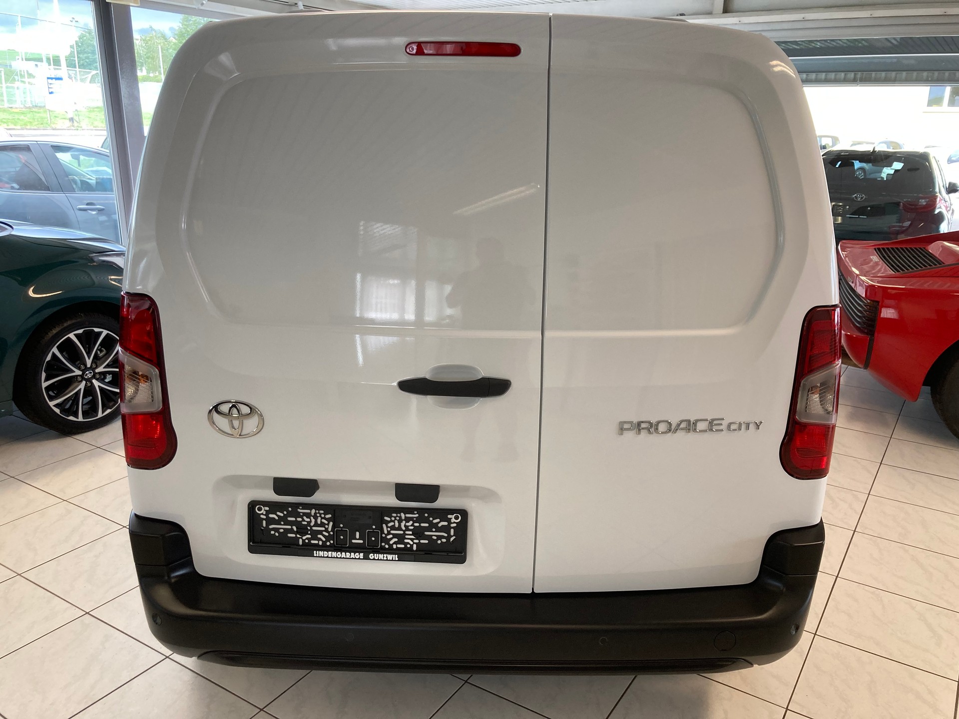 TOYOTA Proace City Van 1.2 Advanced Medium-image-5