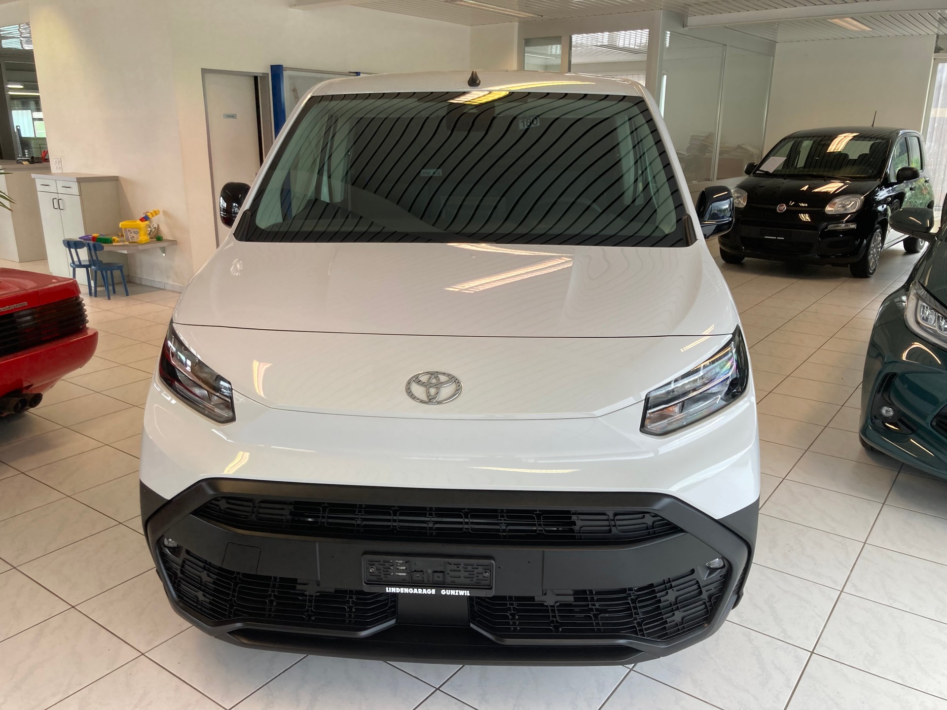 TOYOTA Proace City Van 1.2 Advanced Medium-image-1