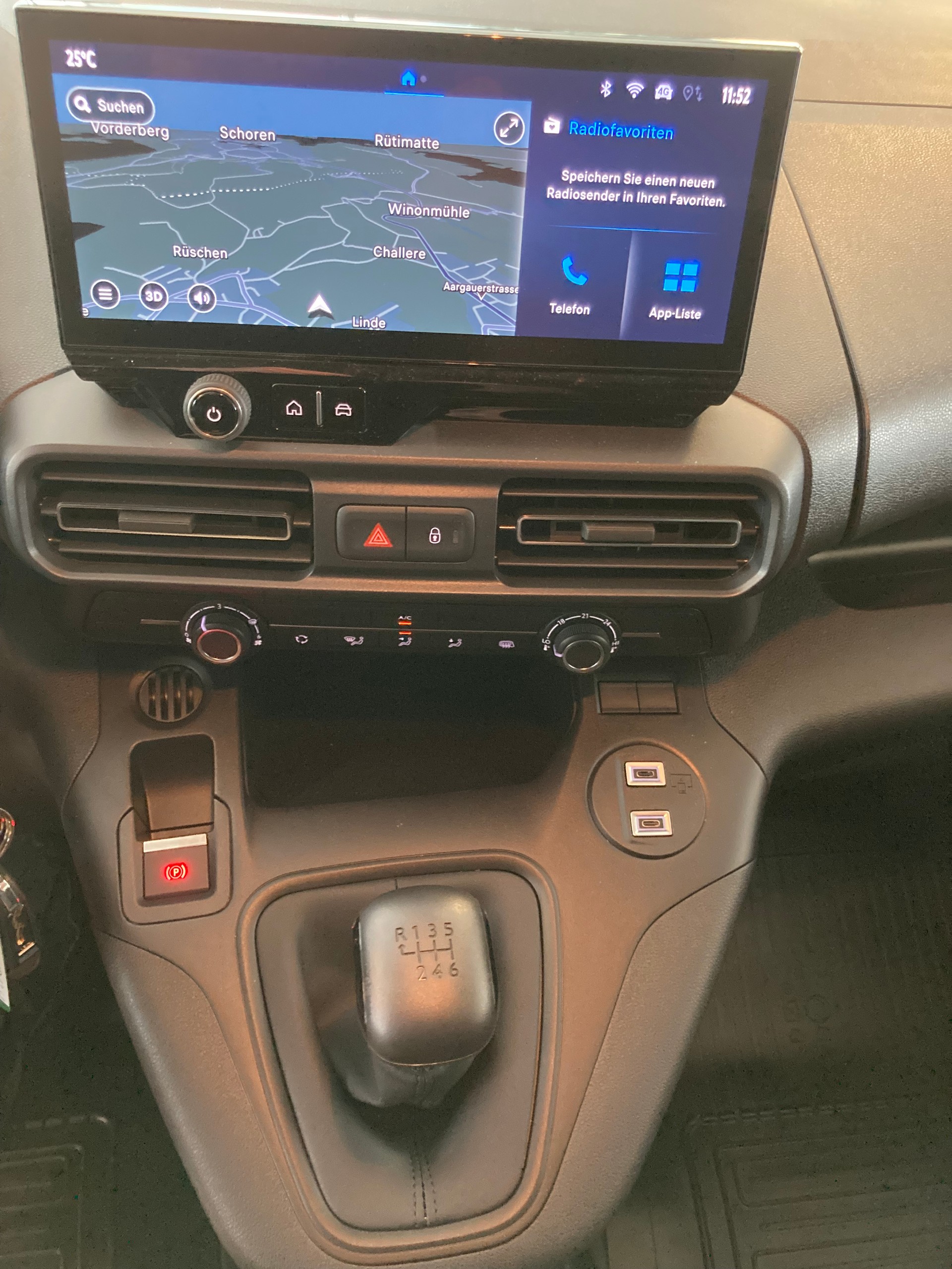 TOYOTA Proace City Van 1.2 Advanced Medium-image-10