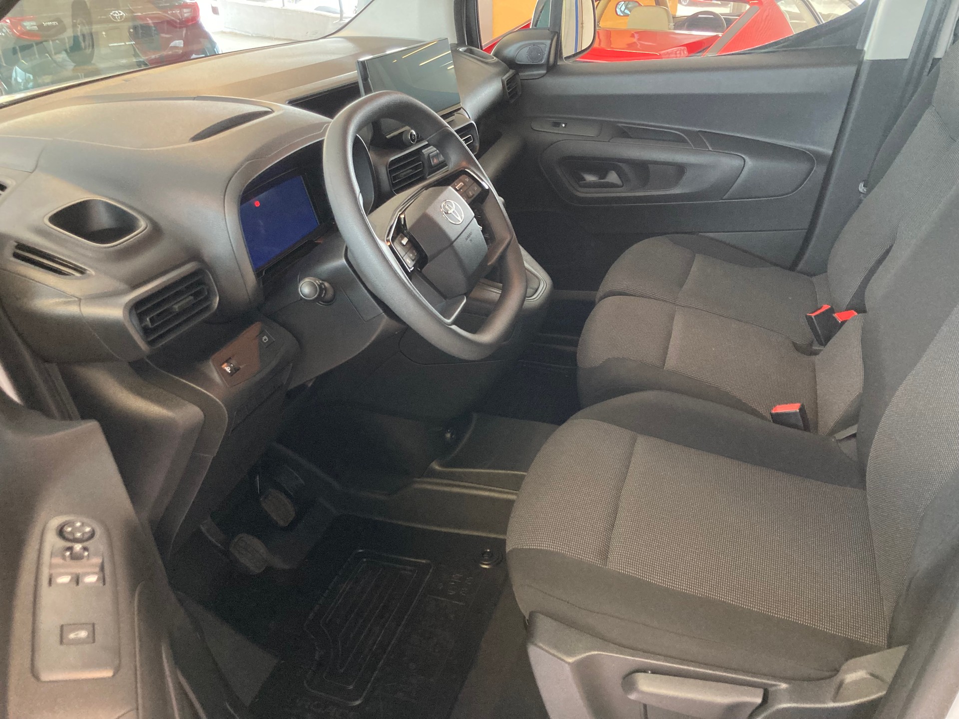TOYOTA Proace City Van 1.2 Advanced Medium-image-12