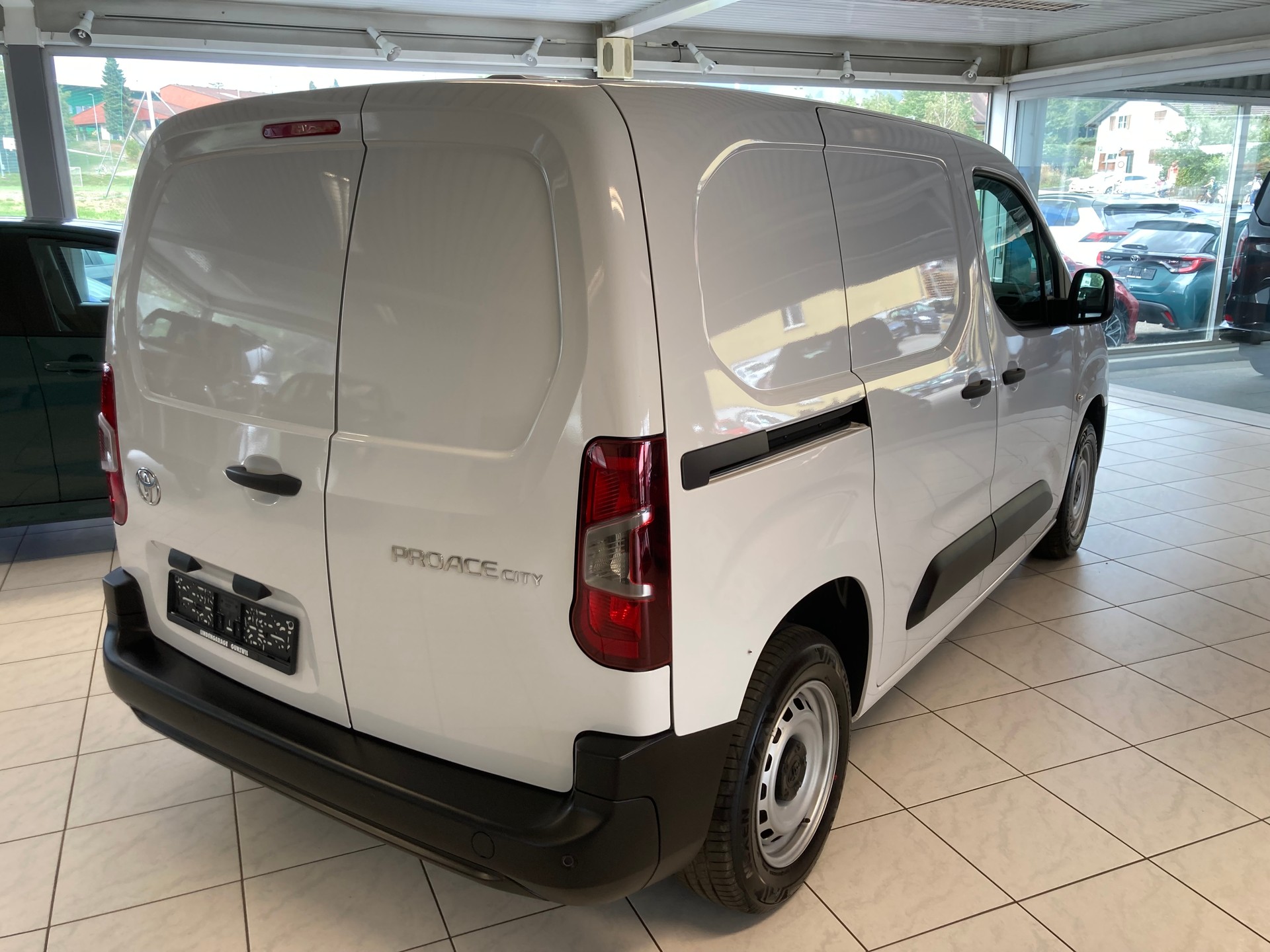 TOYOTA Proace City Van 1.2 Advanced Medium-image-4