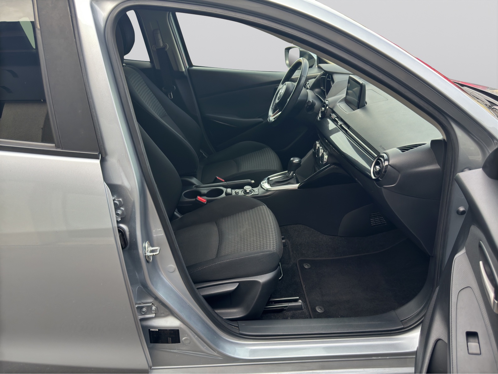 MAZDA 2 SKYACTIV-G 90 Ambition Plus Automat-image-9