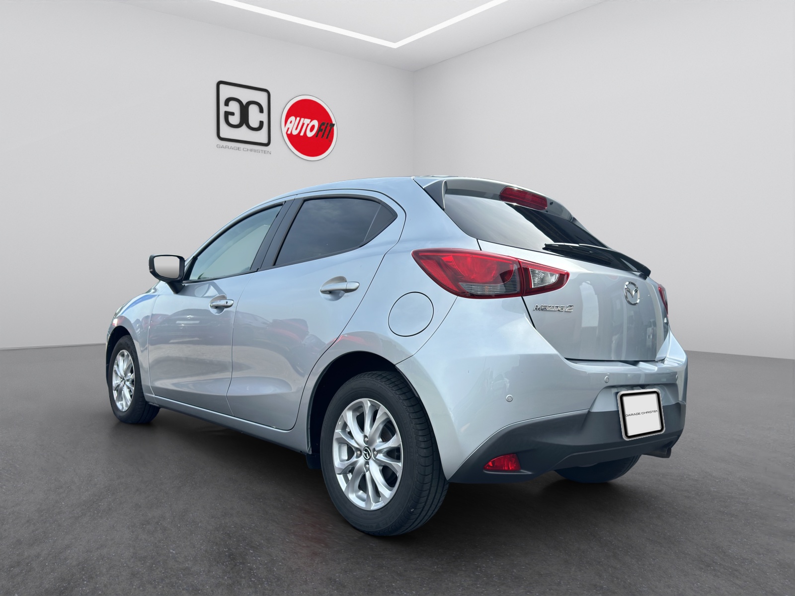 MAZDA 2 SKYACTIV-G 90 Ambition Plus Automat-showroom-element-3