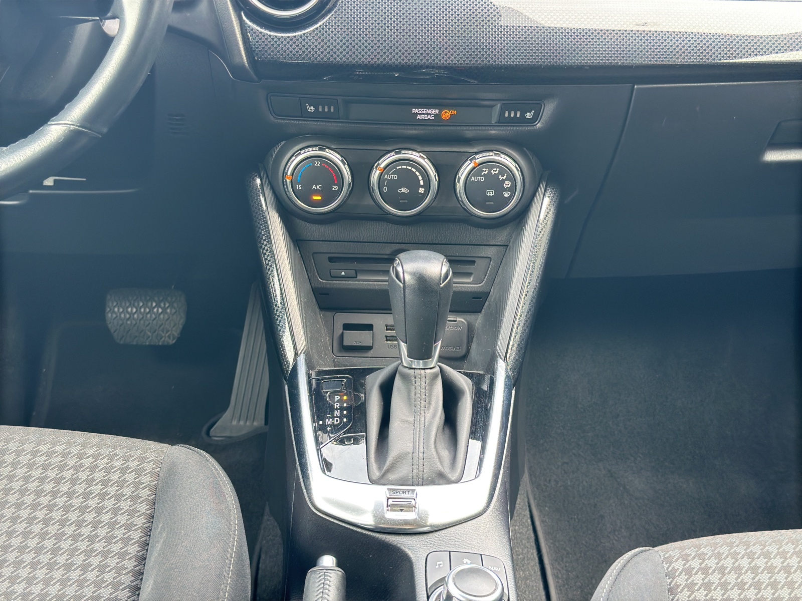 MAZDA 2 SKYACTIV-G 90 Ambition Plus Automat-image-13