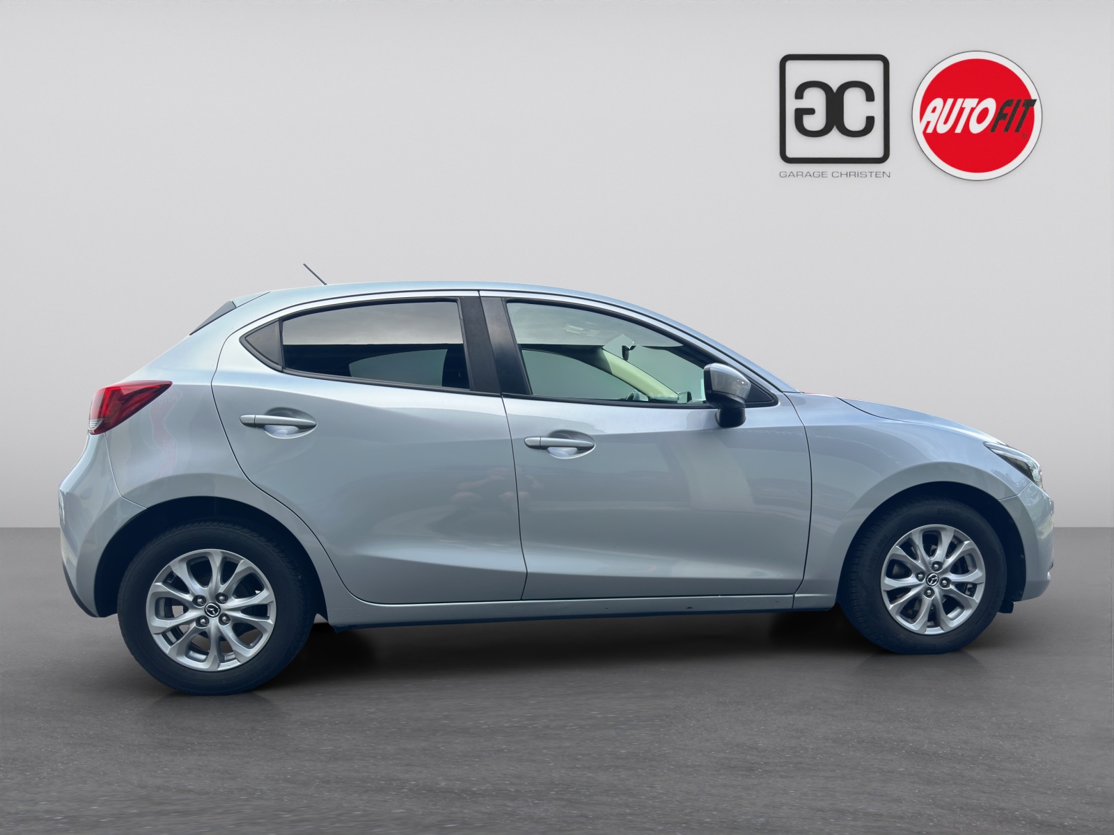 MAZDA 2 SKYACTIV-G 90 Ambition Plus Automat-image-7