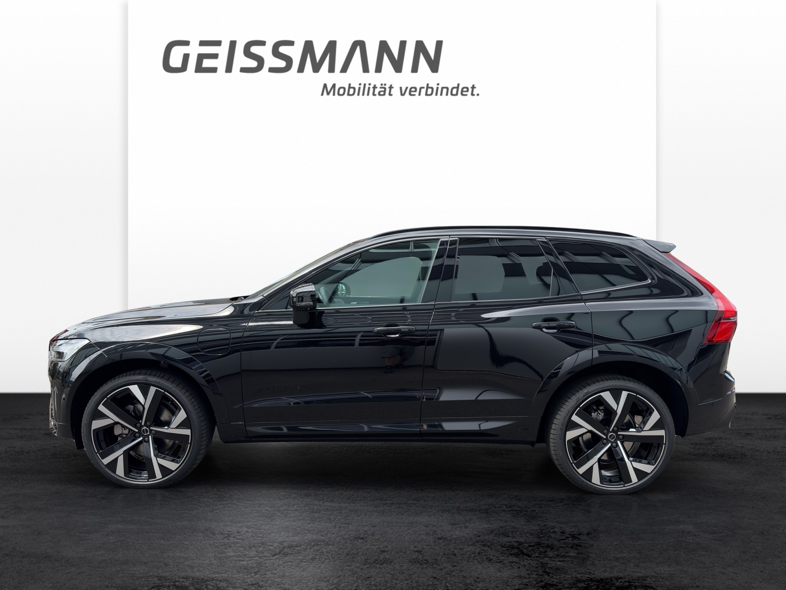 VOLVO XC60 2.0 T8 TE Black Edition eAWD-showroom-element-2