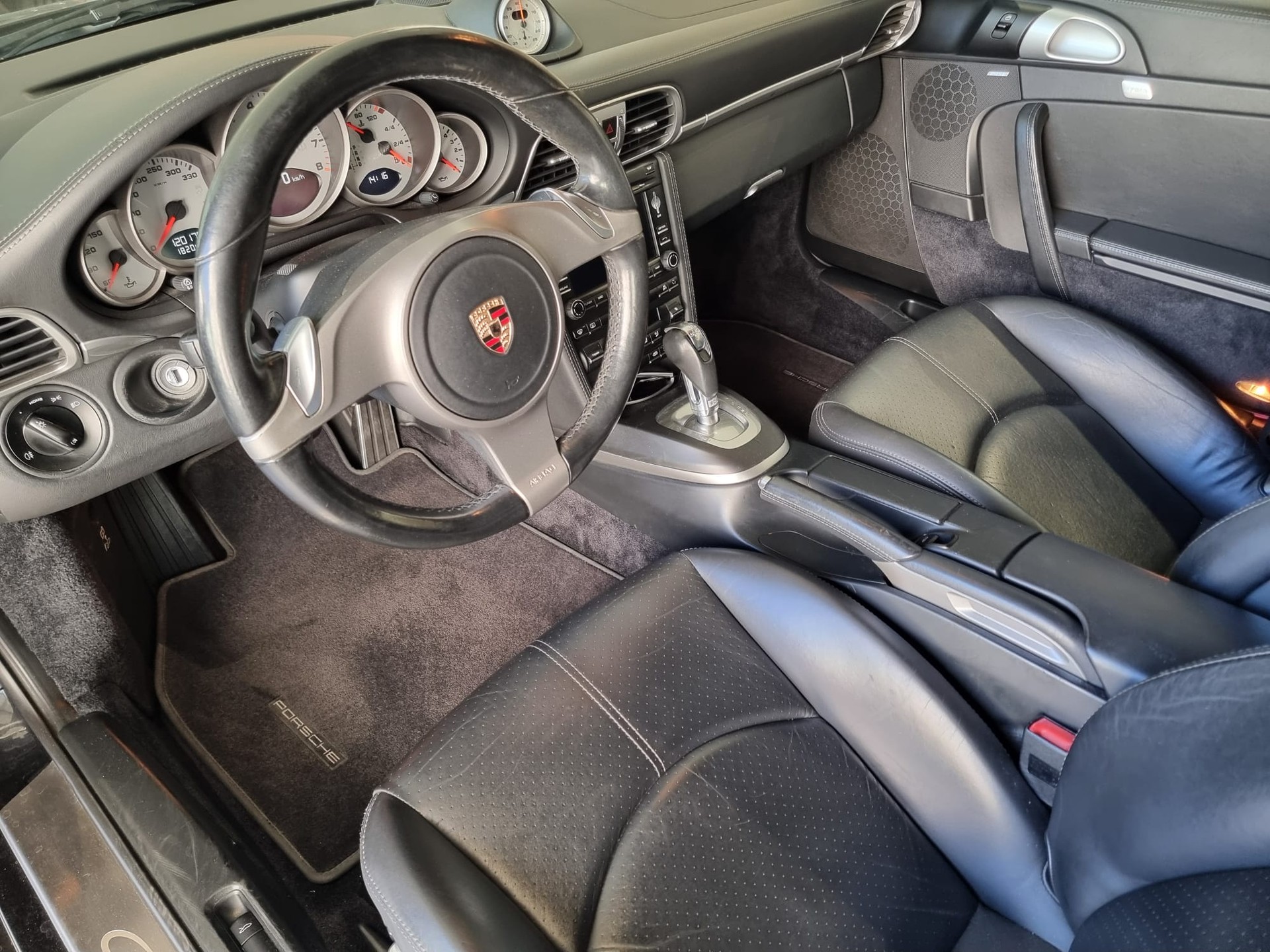 PORSCHE Carrera S Cabrio-image-18