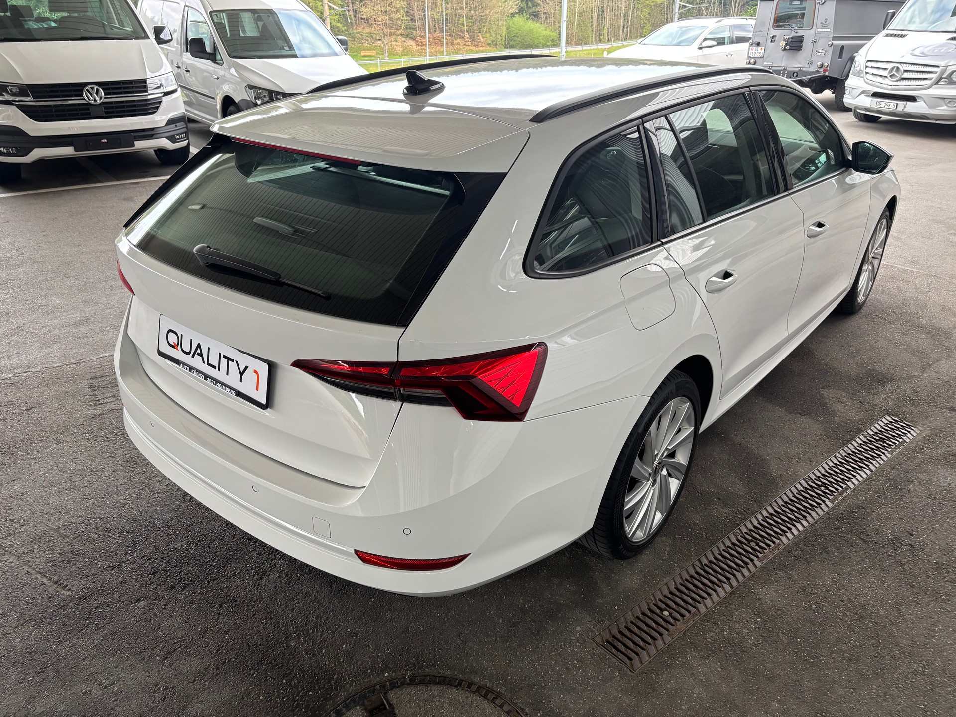 SKODA Octavia Combi 2.0 TDI DSG Style 4x4-showroom-element-3