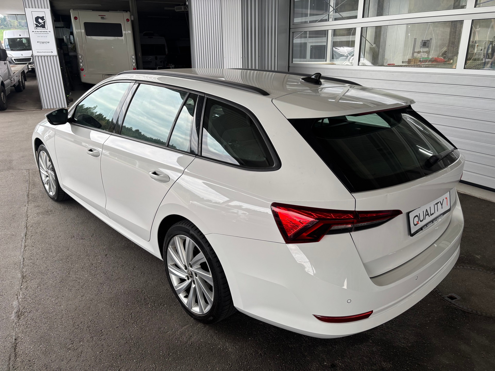 SKODA Octavia Combi 2.0 TDI DSG Style 4x4-showroom-element-2