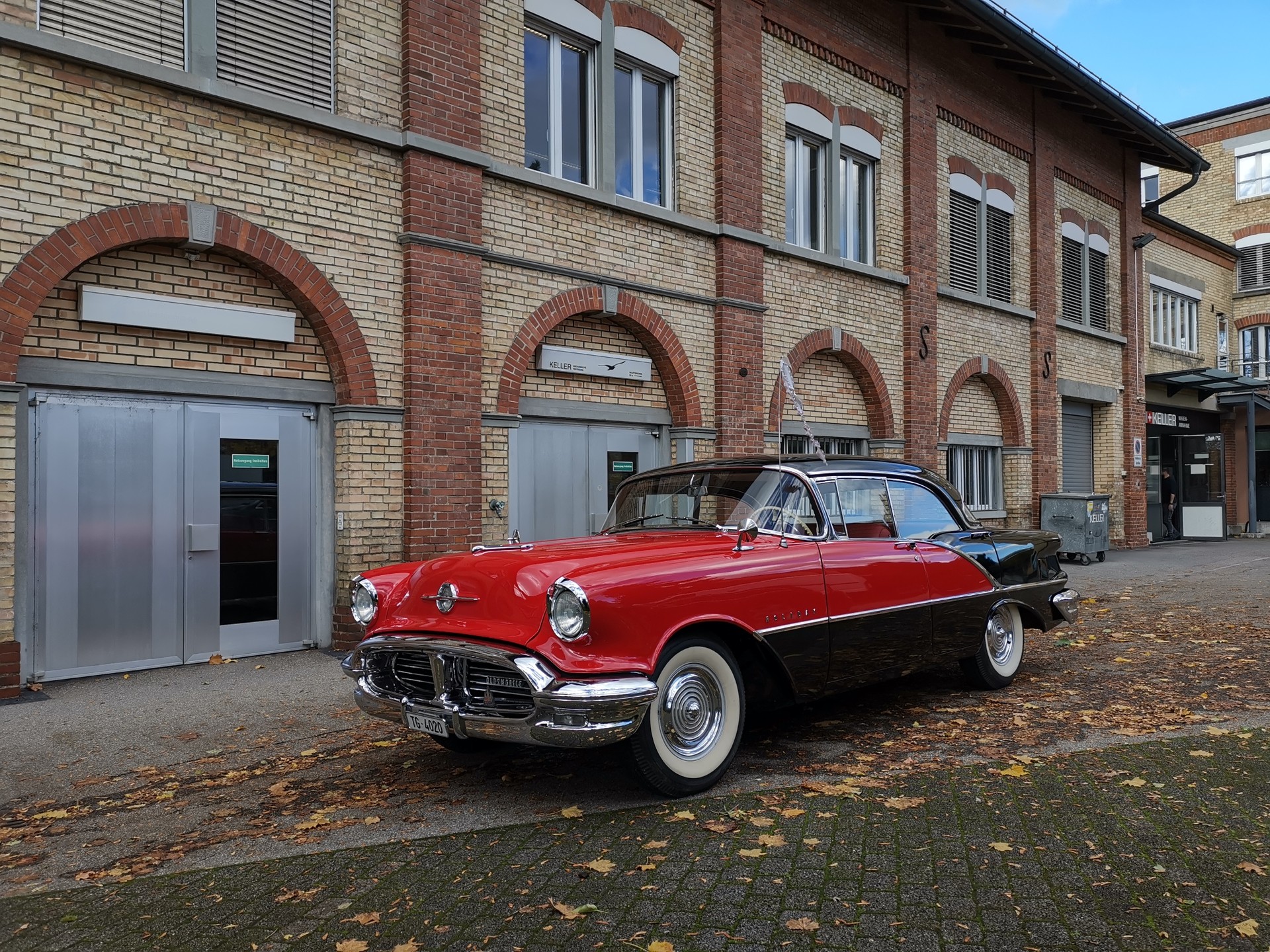 OLDSMOBILE DHS Super 88 GM Biel Schweiz