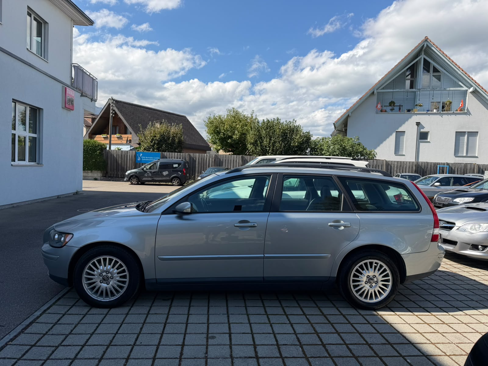 VOLVO V50 2.0D Momentum-showroom-element-1