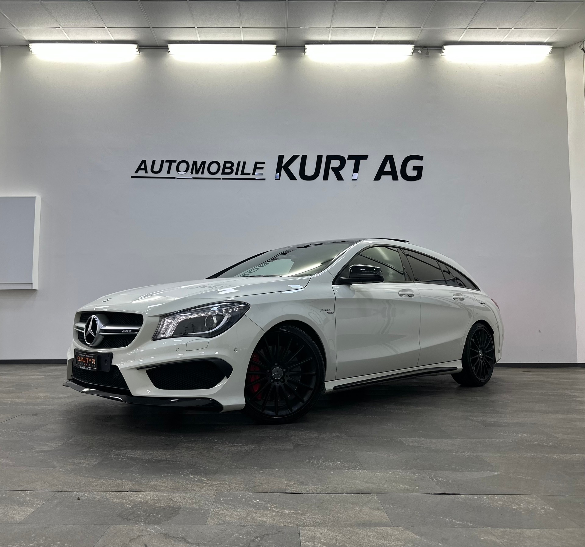 MERCEDES-BENZ CLA Shooting Brake 45 AMG 4Matic Speedshift-showroom-element-1