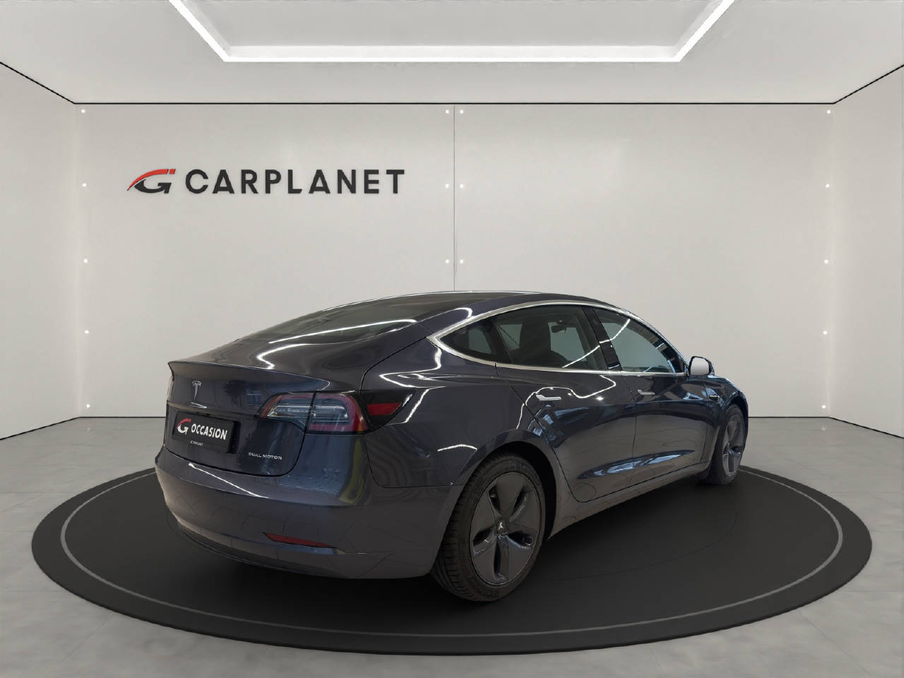 TESLA Model 3 Long Range D-showroom-element-3