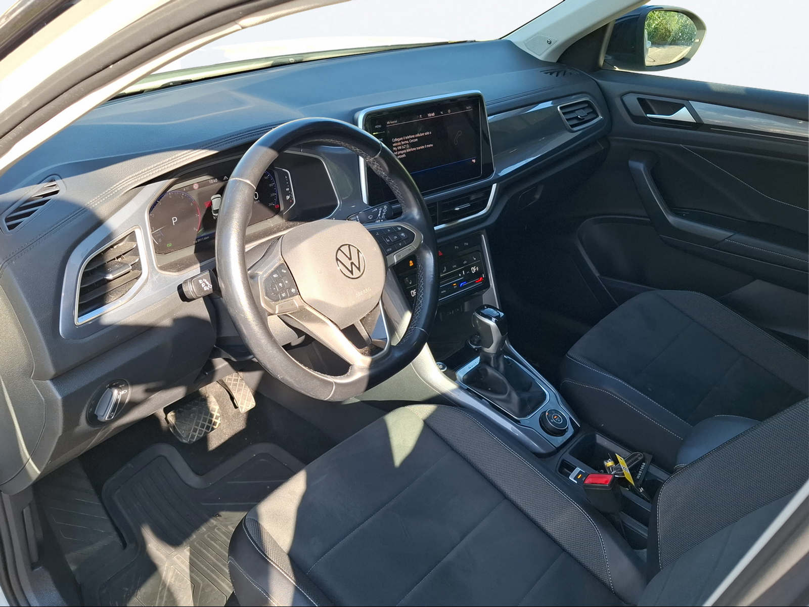 VW T-Roc 2.0 TSI Style DSG 4Motion-image-10
