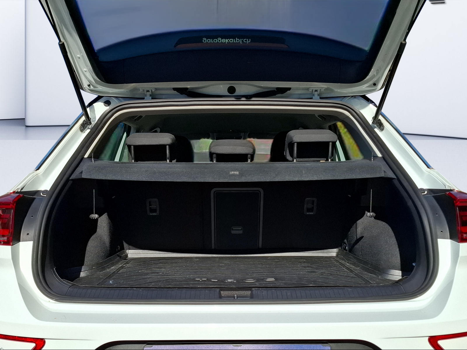 VW T-Roc 2.0 TSI Style DSG 4Motion-image-8