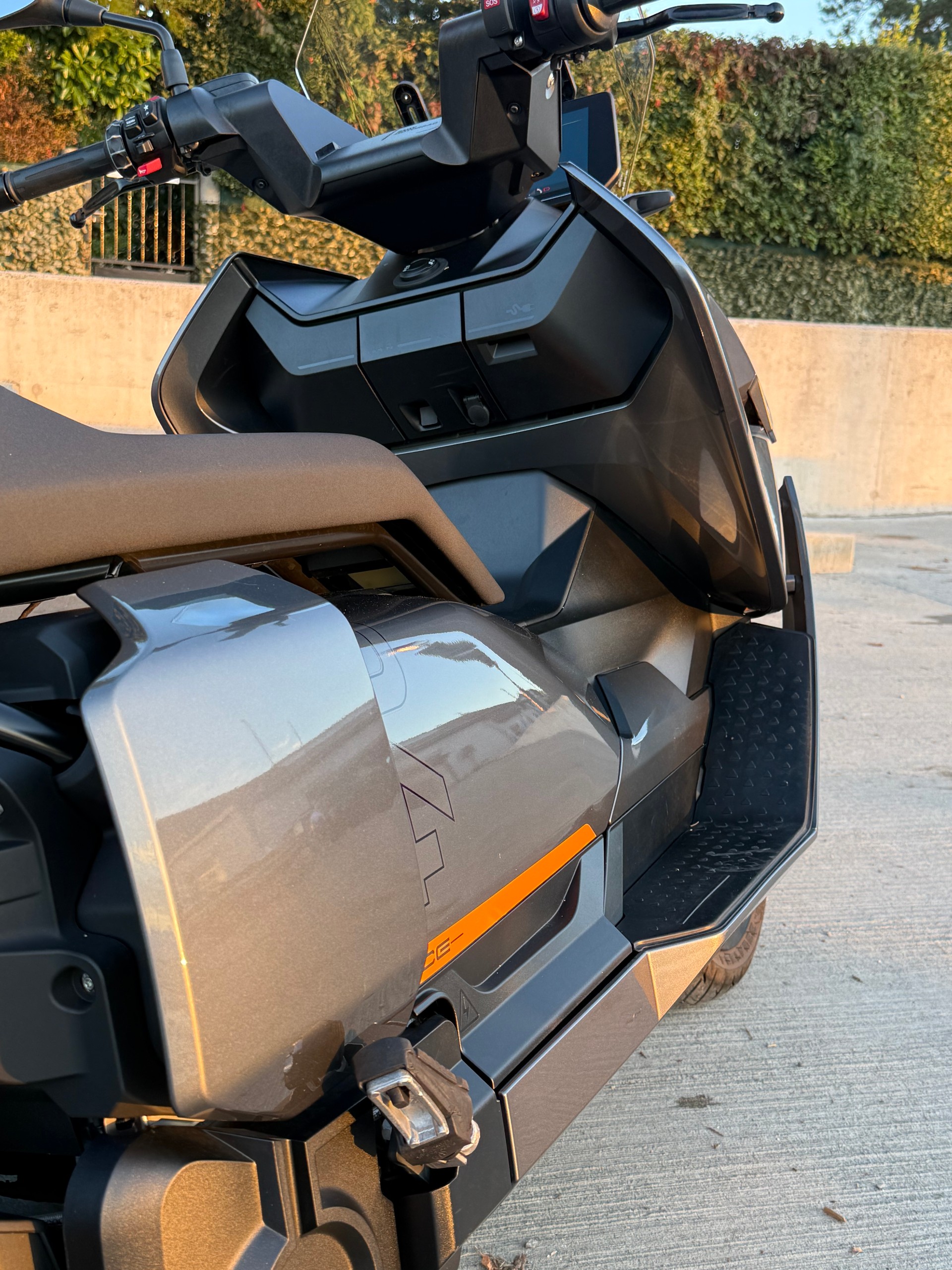 BMW CE 04-image-10