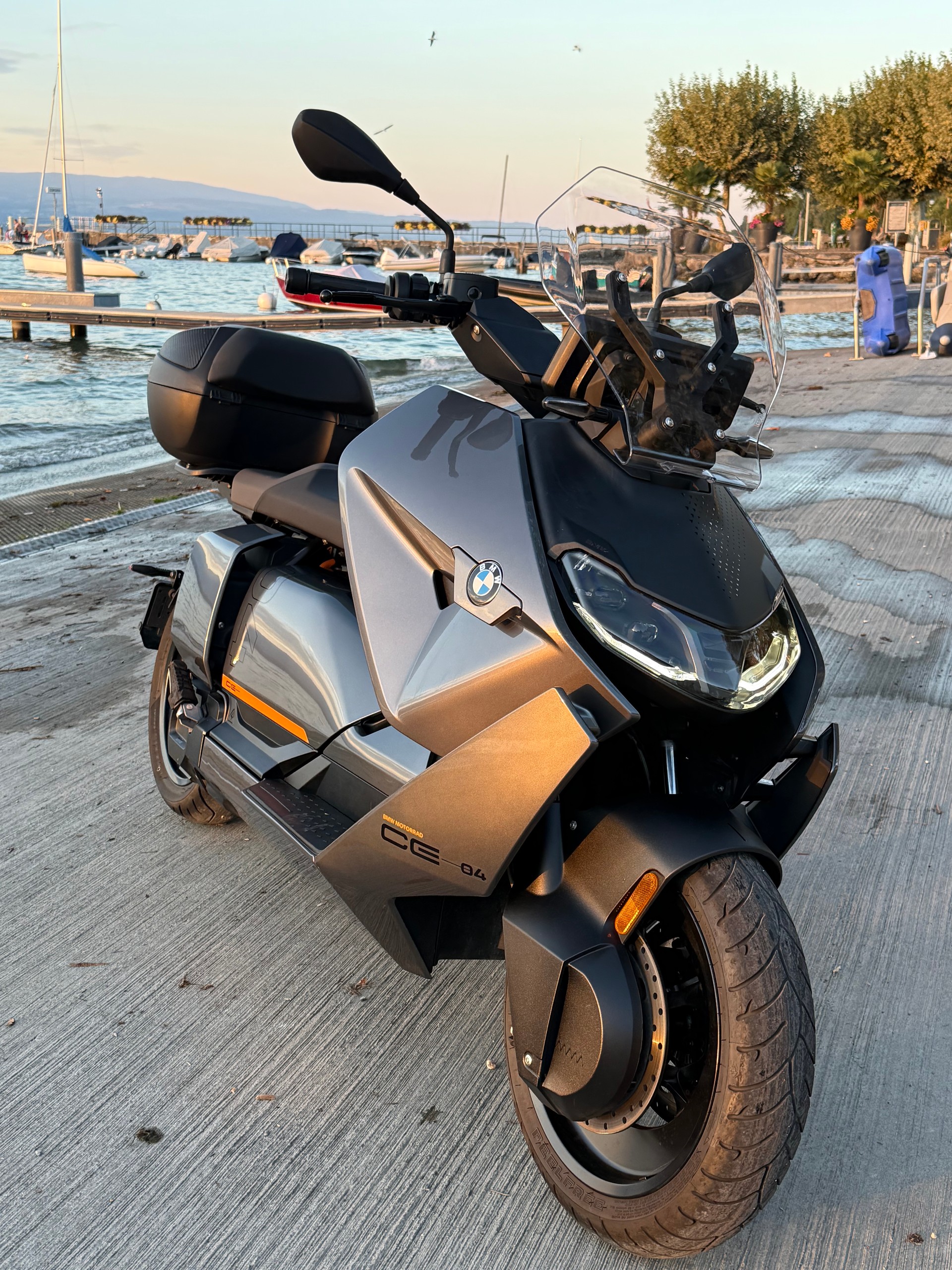 BMW CE 04-image-0