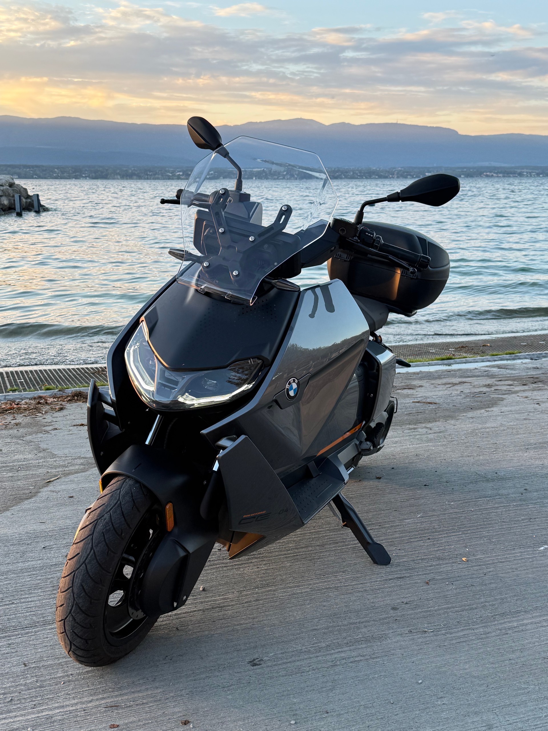 BMW CE 04-image-3