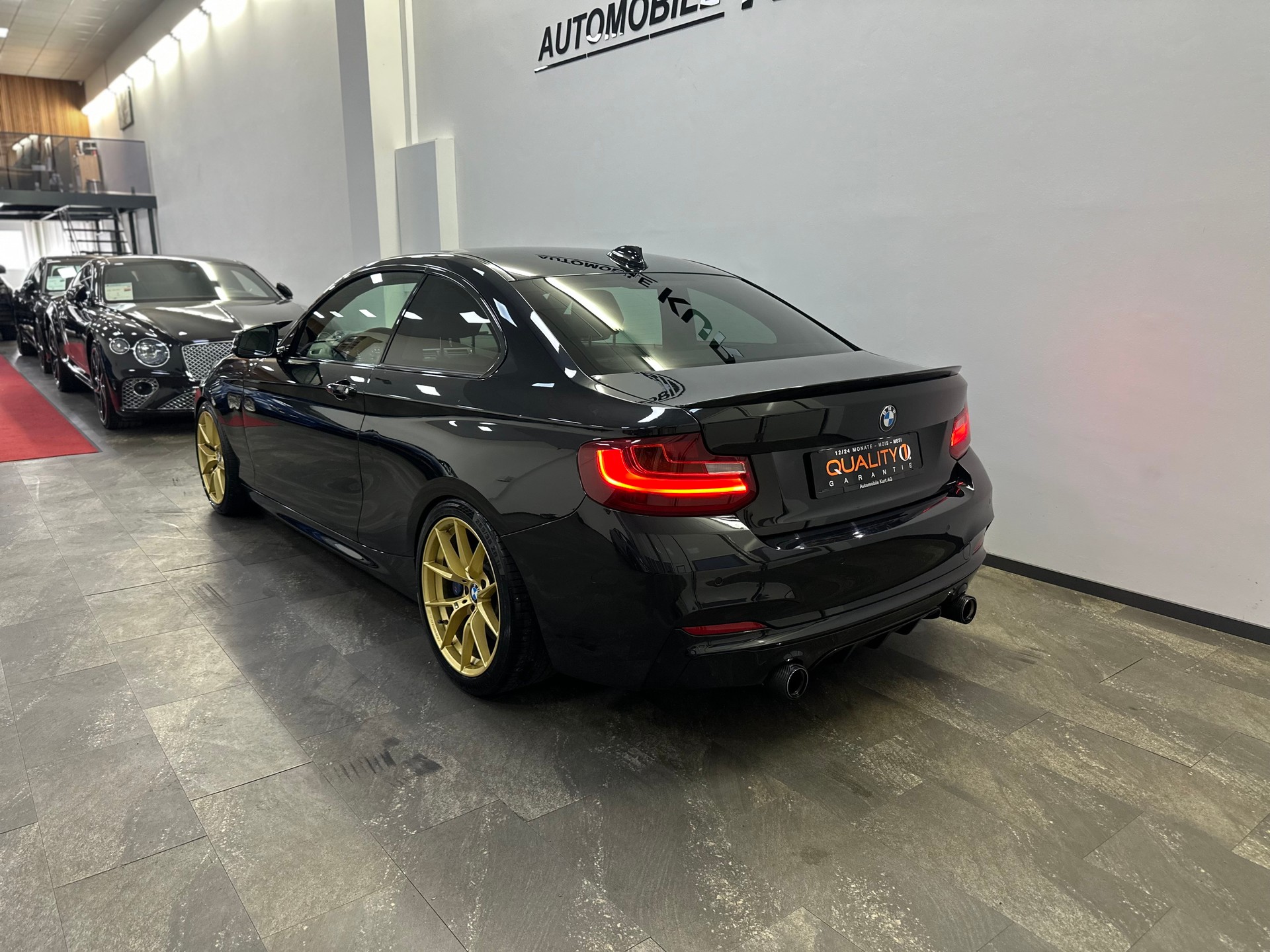 BMW M235i xDrive Steptronic-showroom-element-3