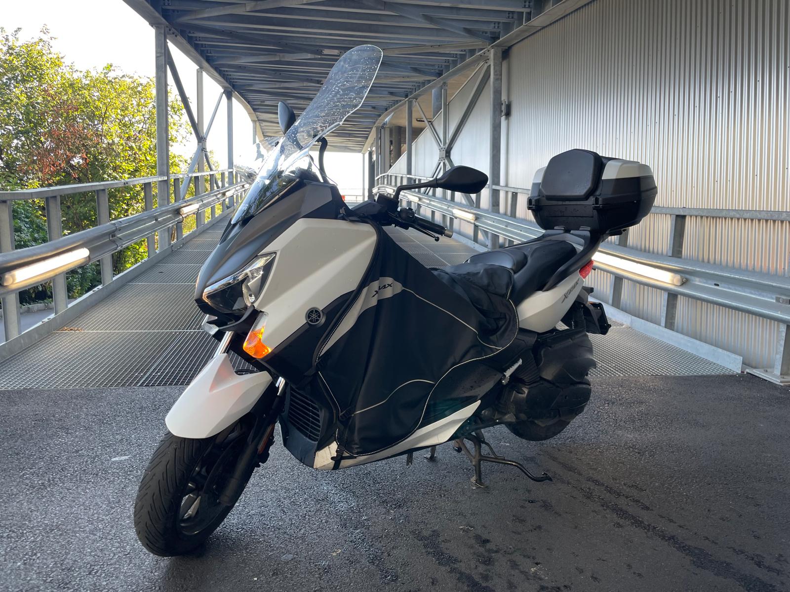 YAMAHA X-Max 400 ABS-image-1