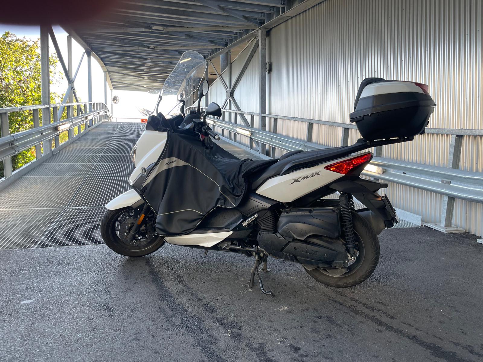 YAMAHA X-Max 400 ABS-image-3