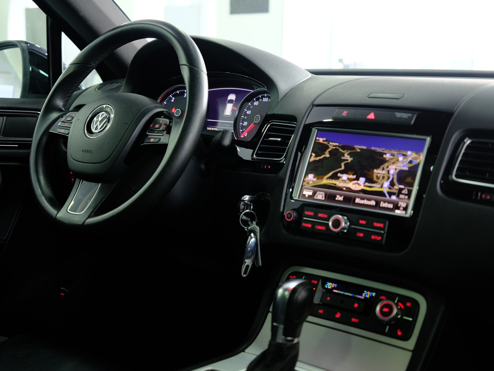 VW Touareg 3.0 TDI *Rückfahrkamera* *Schiebedach*-image-20