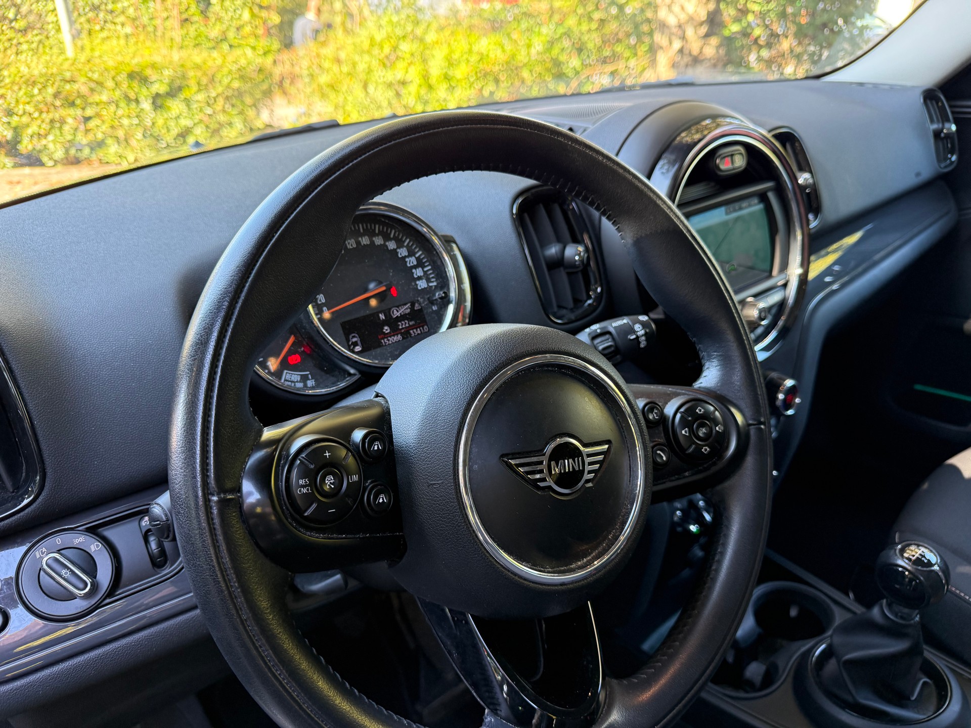 MINI Countryman Cooper D ALL4-image-8