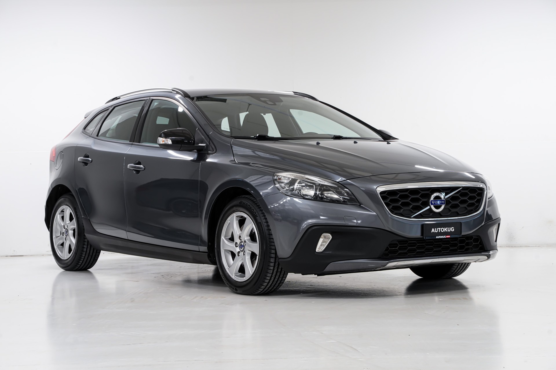 VOLVO V40 Cross Country D2 Momentum-showroom-element-2