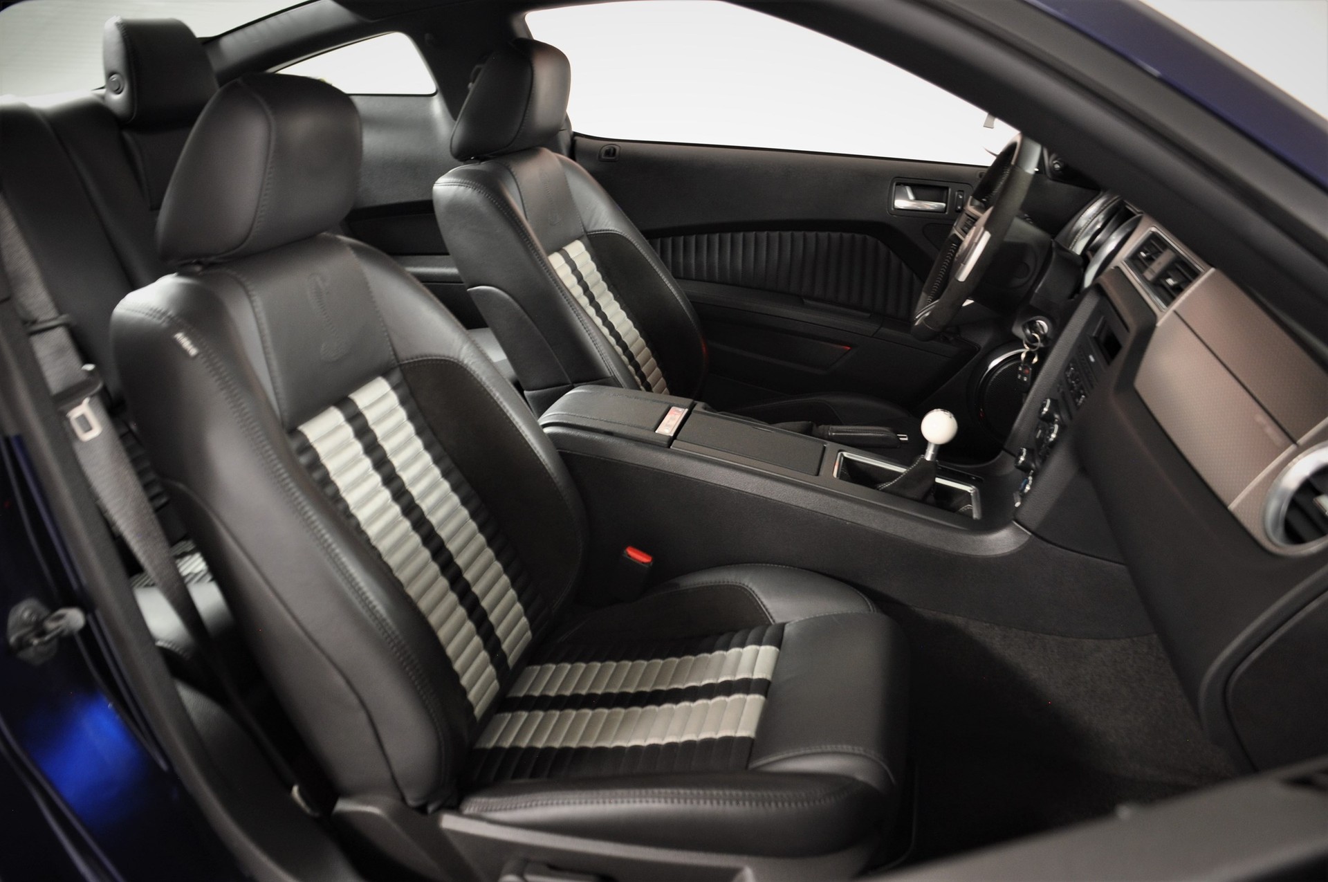 FORD MUSTANG Shelby GT 500 SVT-image-14