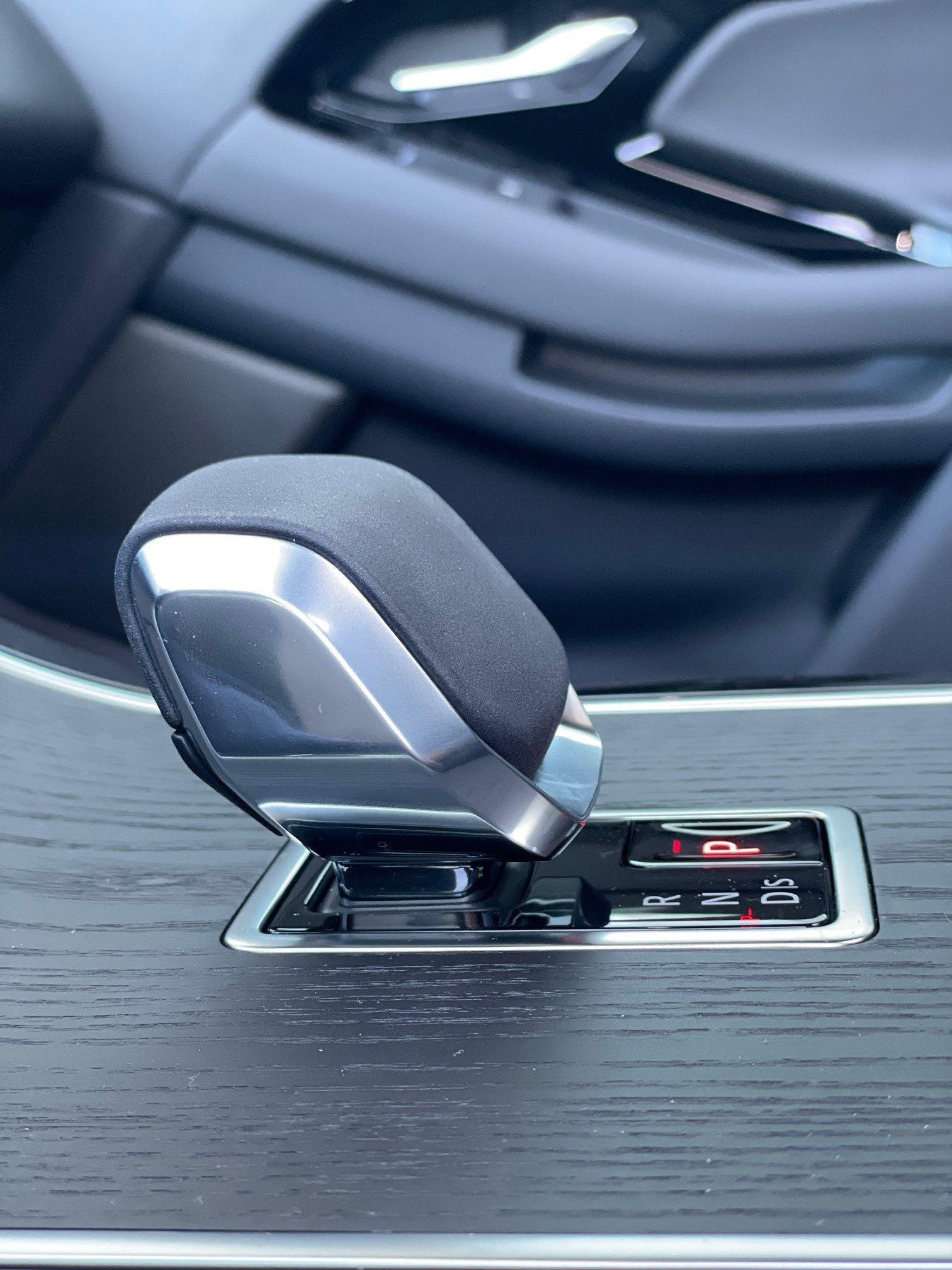 LAND ROVER Range Rover Evoque 1.5 T 270e Autobiography-image-8