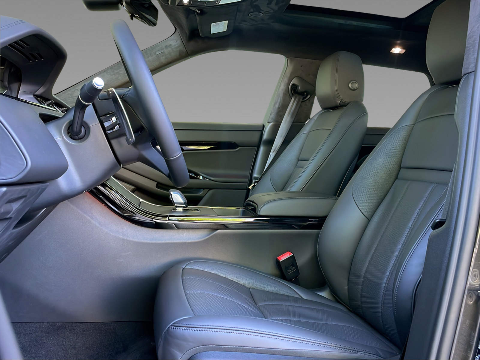 LAND ROVER Range Rover Evoque 1.5 T 270e Autobiography-showroom-element-3