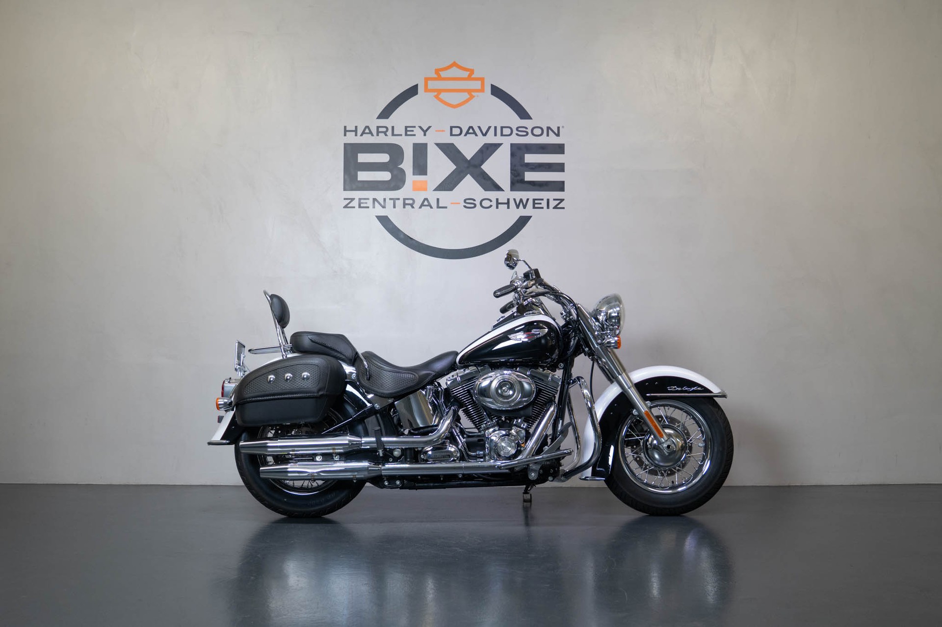 HARLEY-DAVIDSON FLSTN Softail Deluxe-image-0