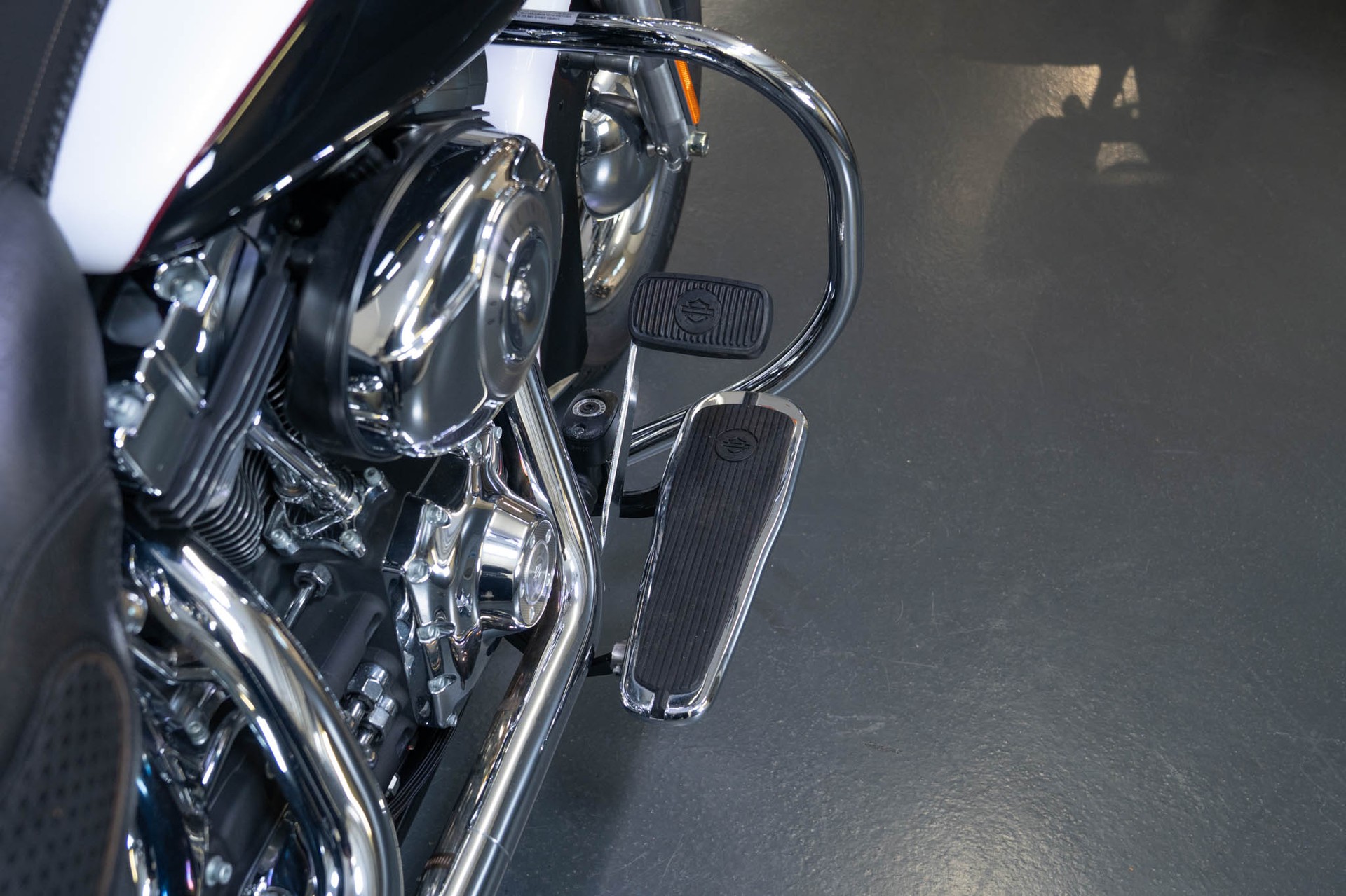 HARLEY-DAVIDSON FLSTN Softail Deluxe-image-8