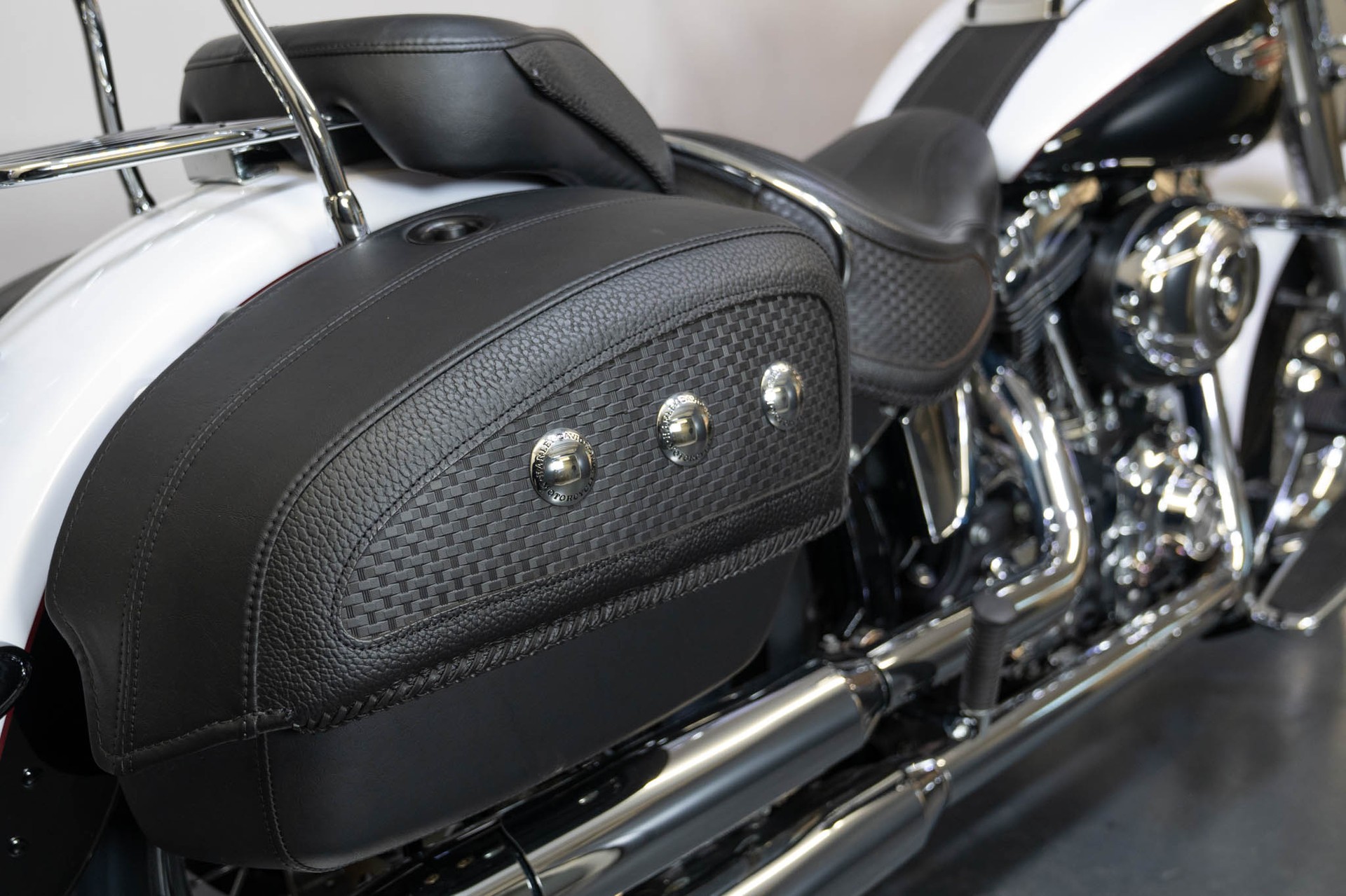 HARLEY-DAVIDSON FLSTN Softail Deluxe-image-7